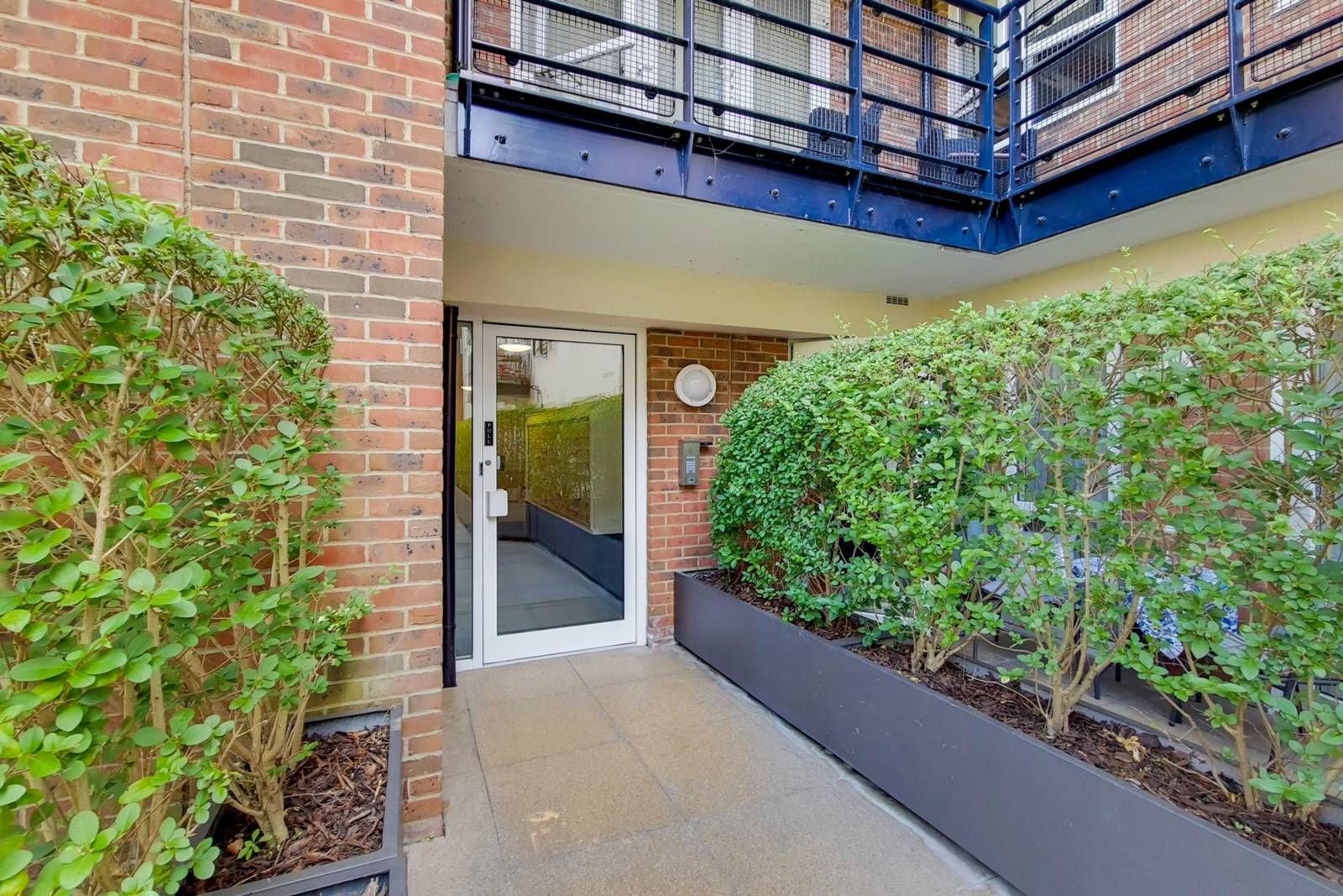 1 bed flat for sale in Seven Kings Way, Kingston, Kingston Upon Thames