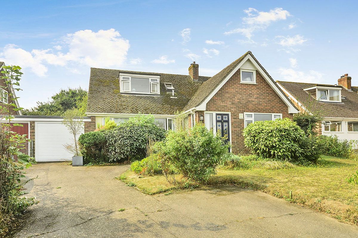 4 bed semidetached house to rent in Peak Drive, Eastry, Sandwich, Kent