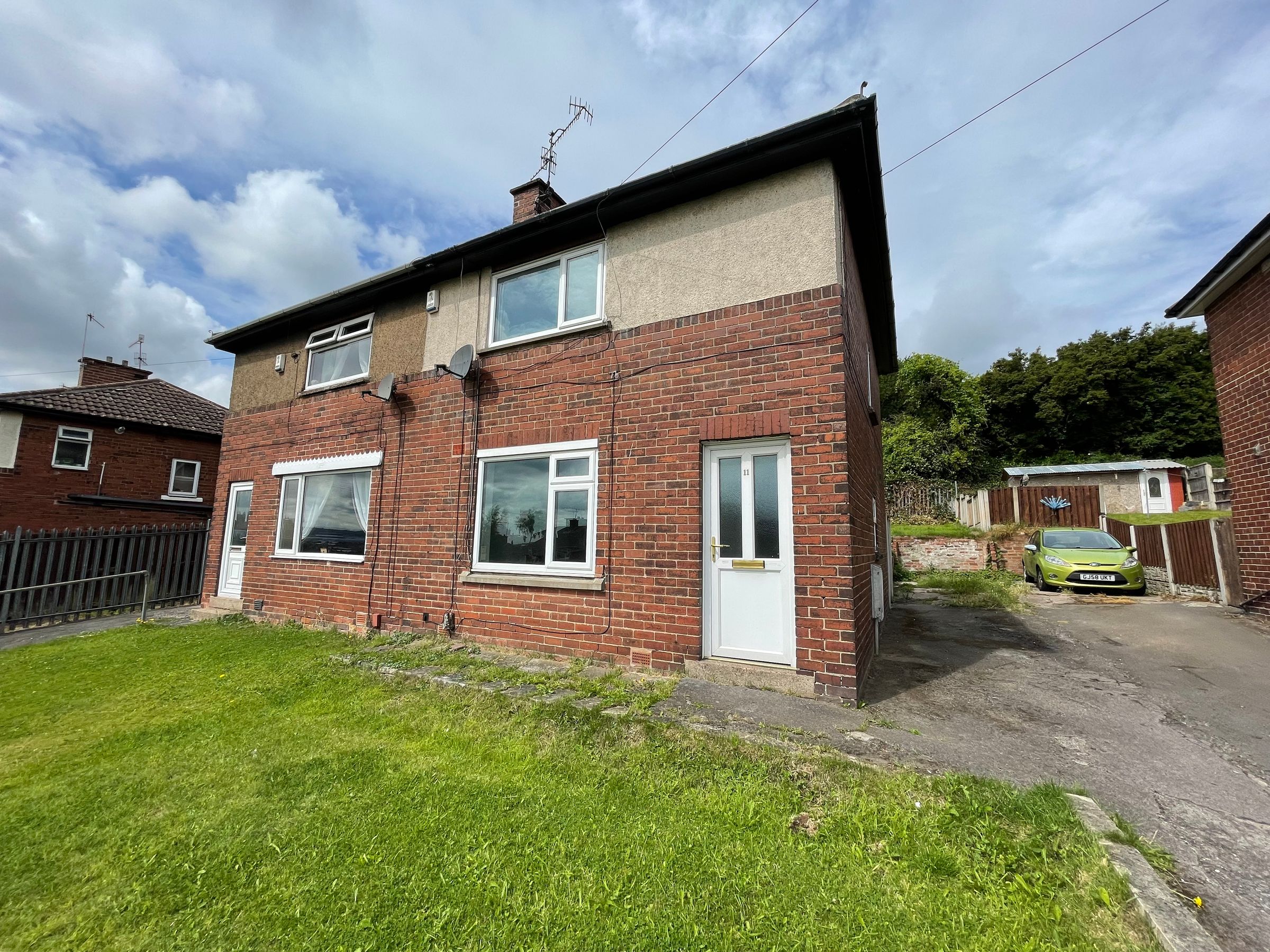 3 bed semidetached house to rent in Thornton Street, Rotherham S61