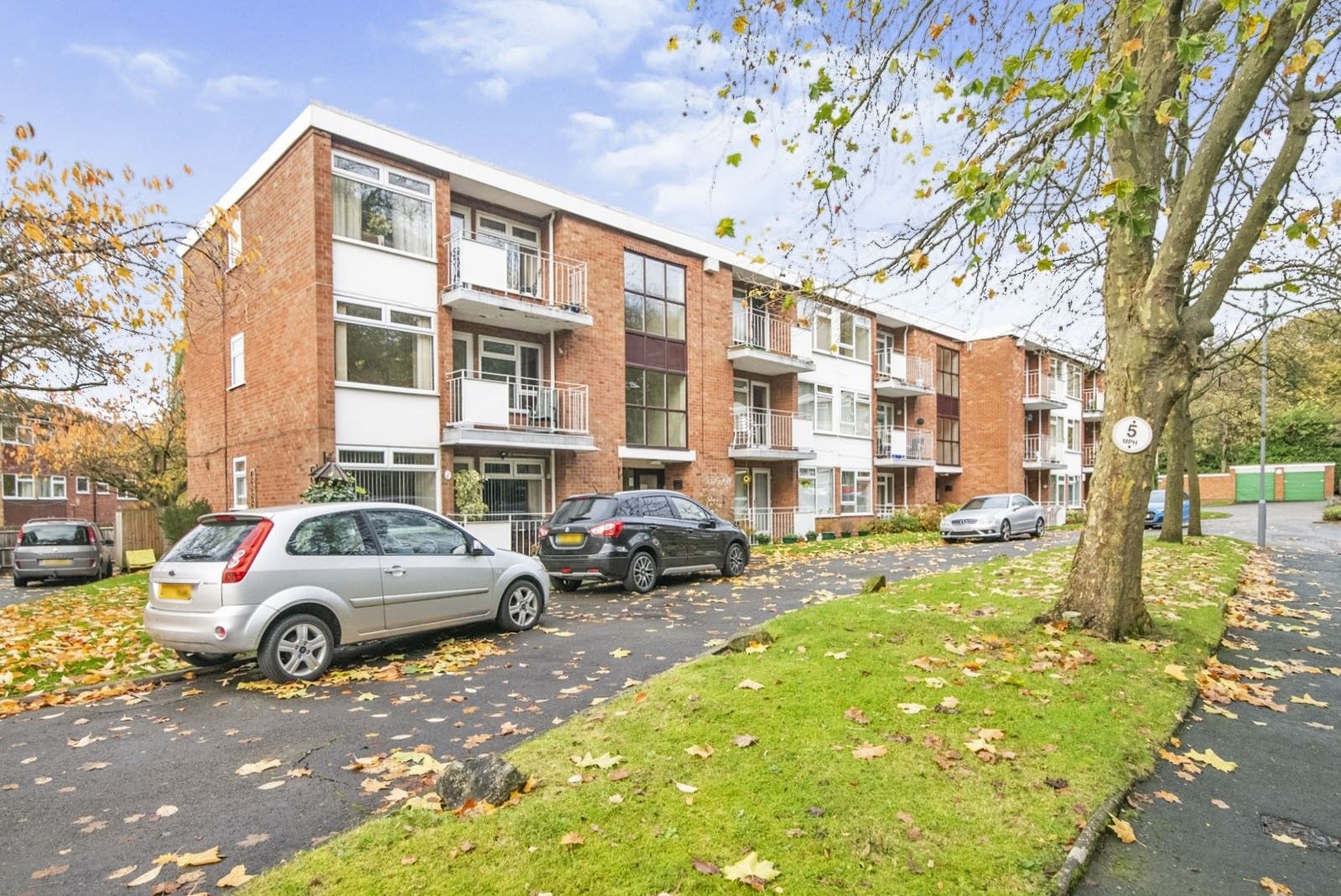 2 bed flat for sale in Woburn Crescent, Great Barr, Birmingham B43 Zoopla