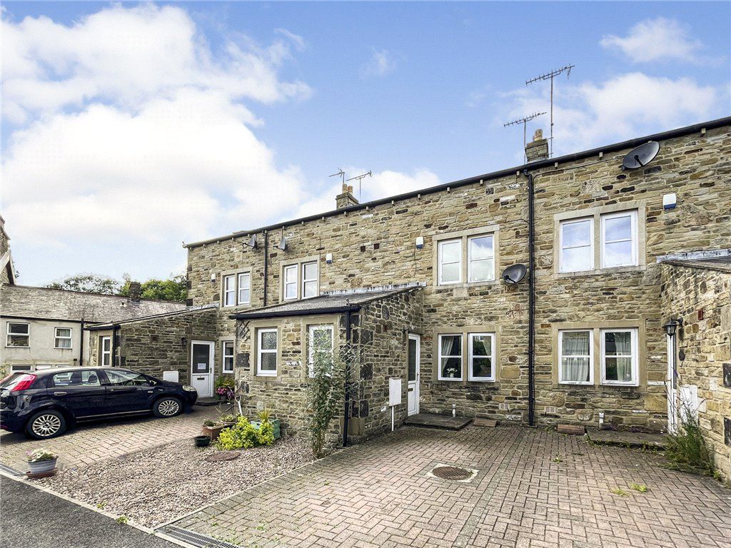 3 bed terraced house for sale in Temperance Square, Hellifield, Skipton