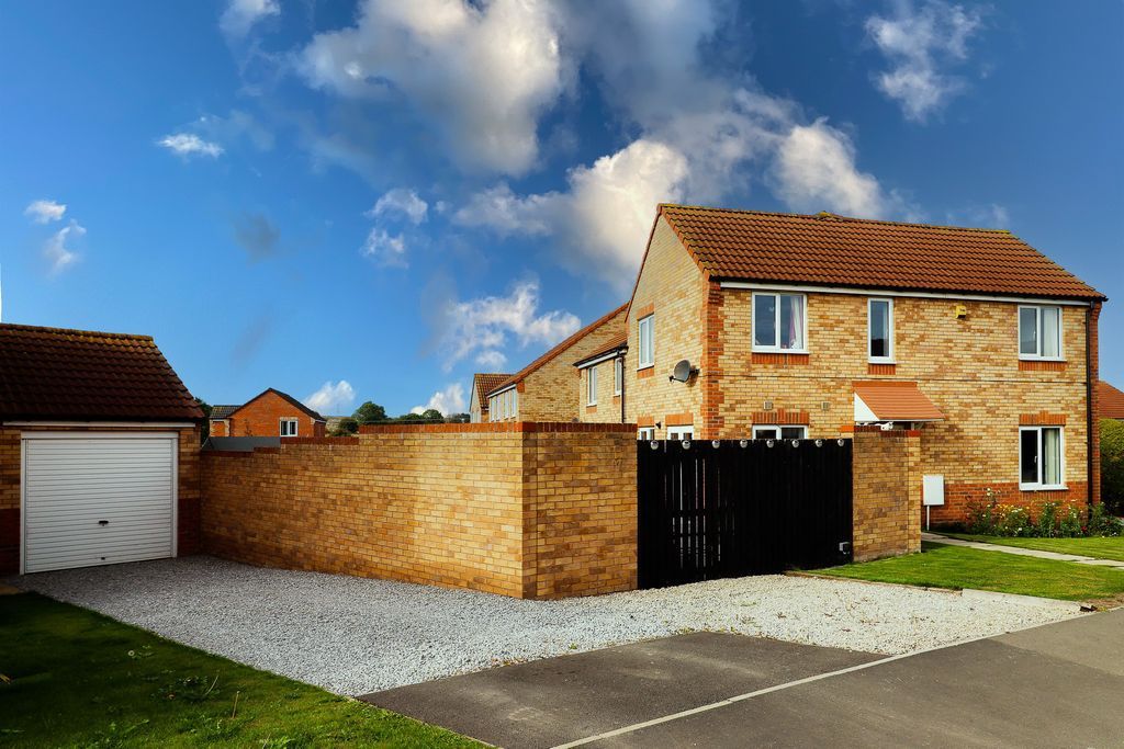 3 bed semidetached house for sale in Plowes Way, Knottingley WF11 Zoopla