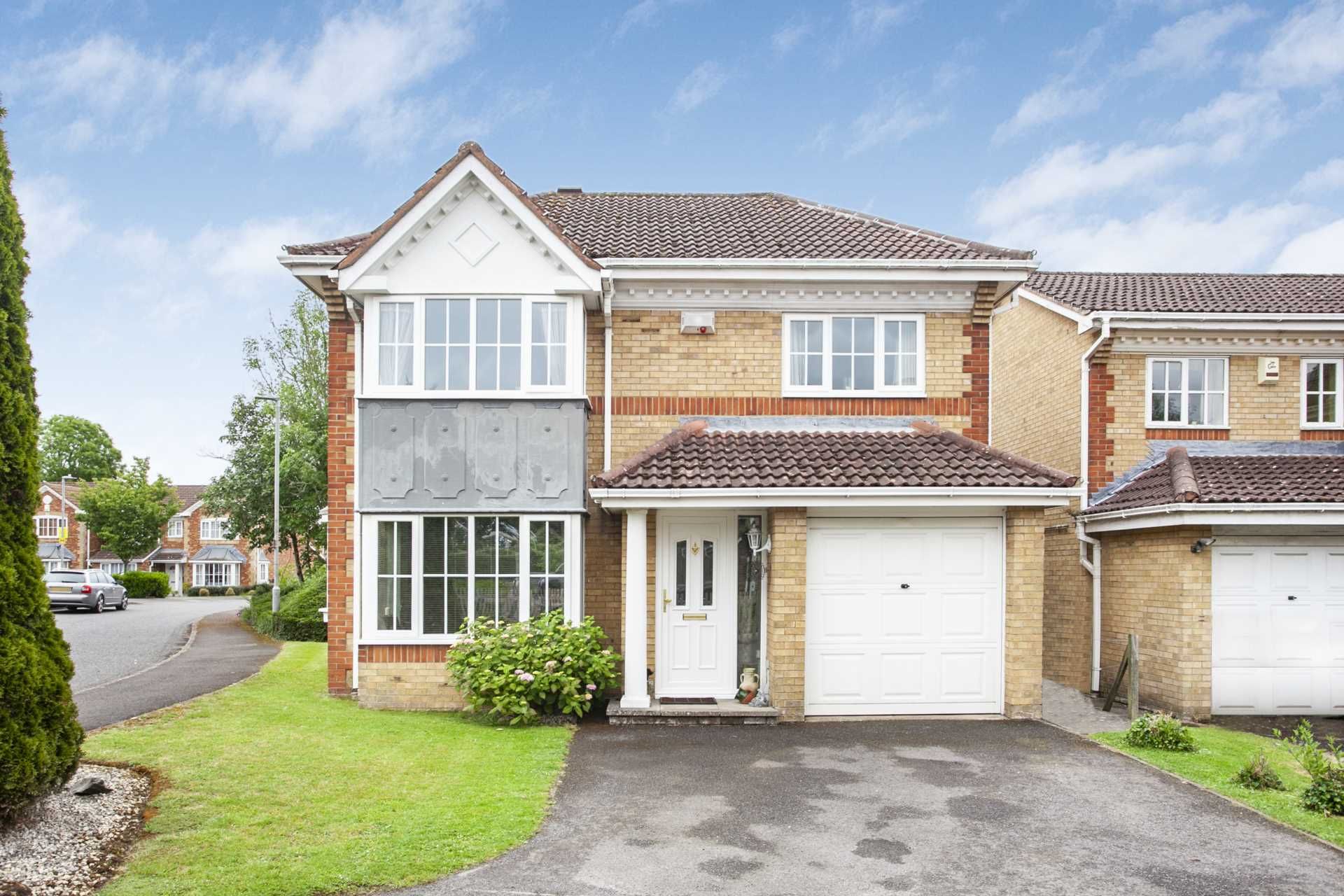 4 bed detached house for sale in The Spinney, High HP11 Zoopla