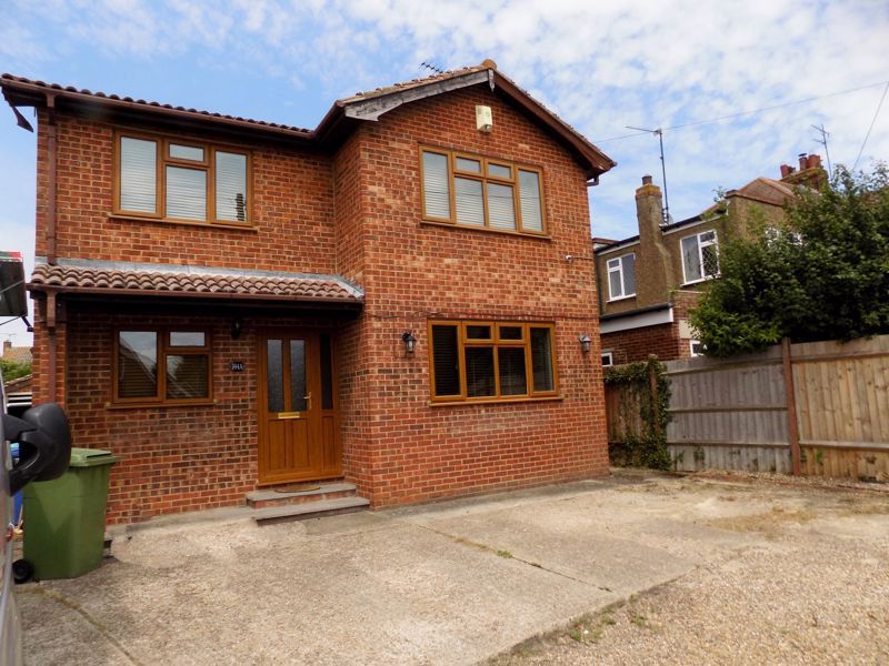 4 bed detached house to rent in Minster Road, Minster On Sea, Sheerness