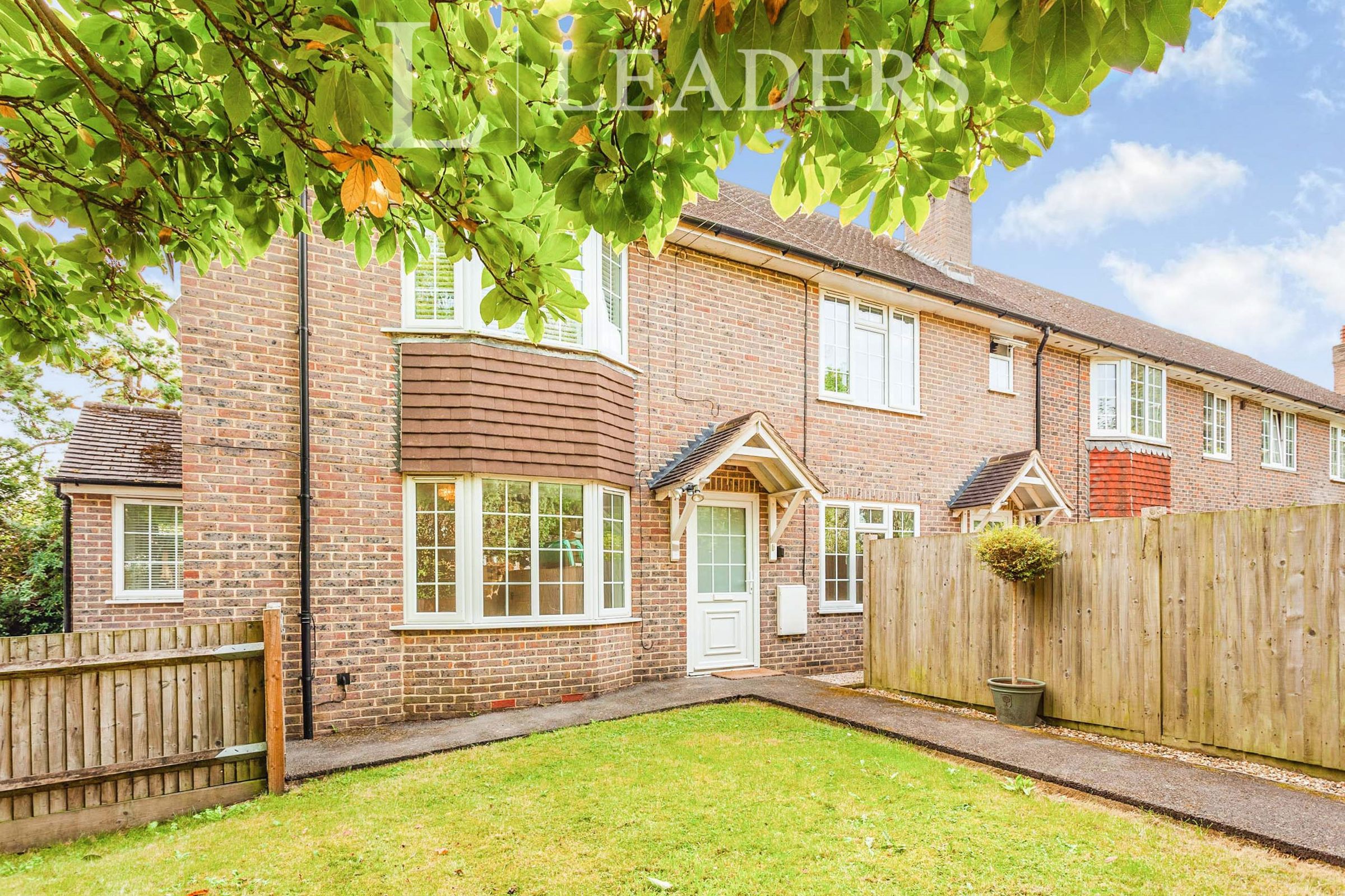 2 bed flat to rent in Greenways, Haywards Heath RH16 Zoopla