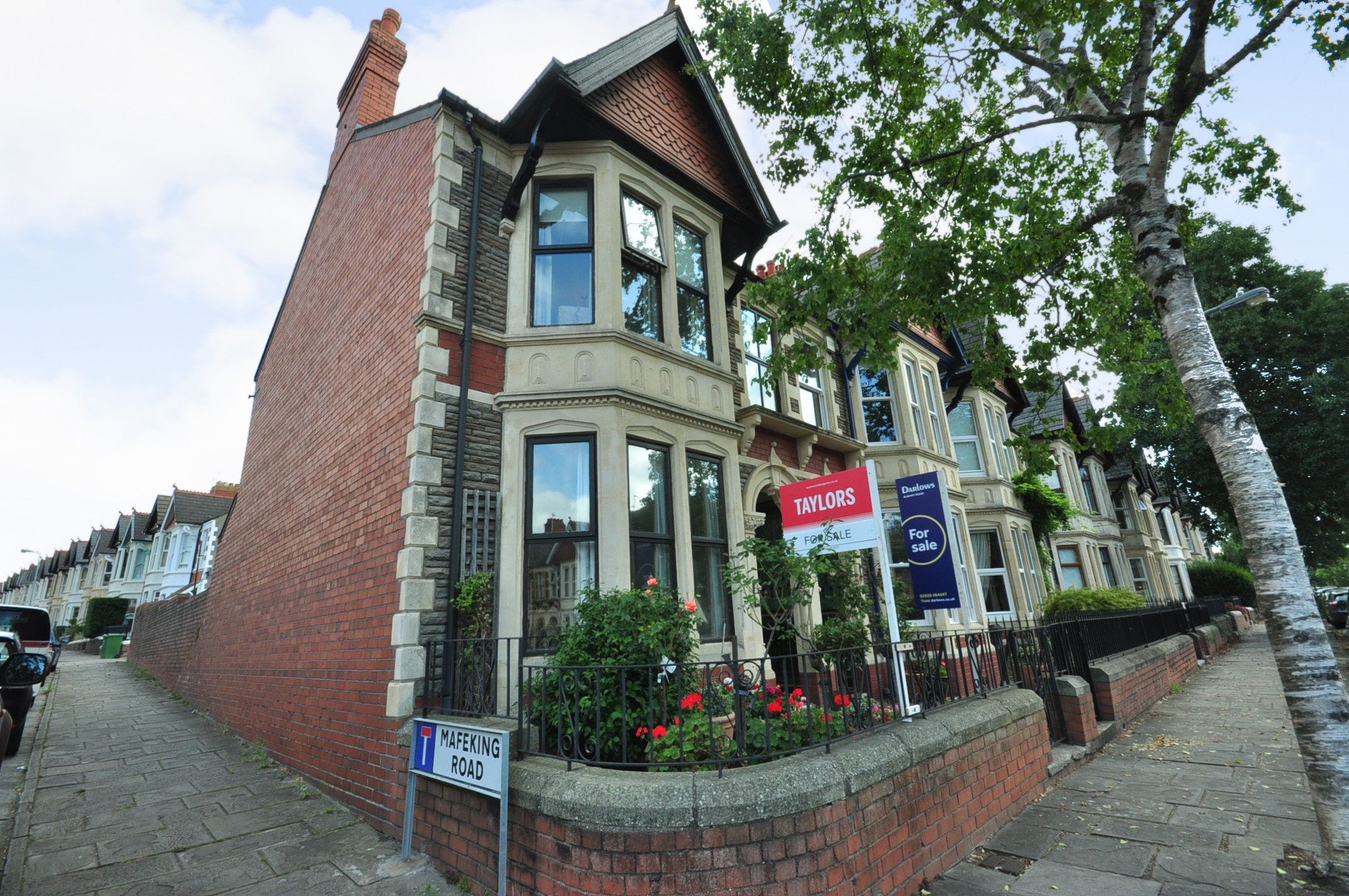 4 bed end terrace house for sale in Kimberley Road, Caerdydd, Kimberley