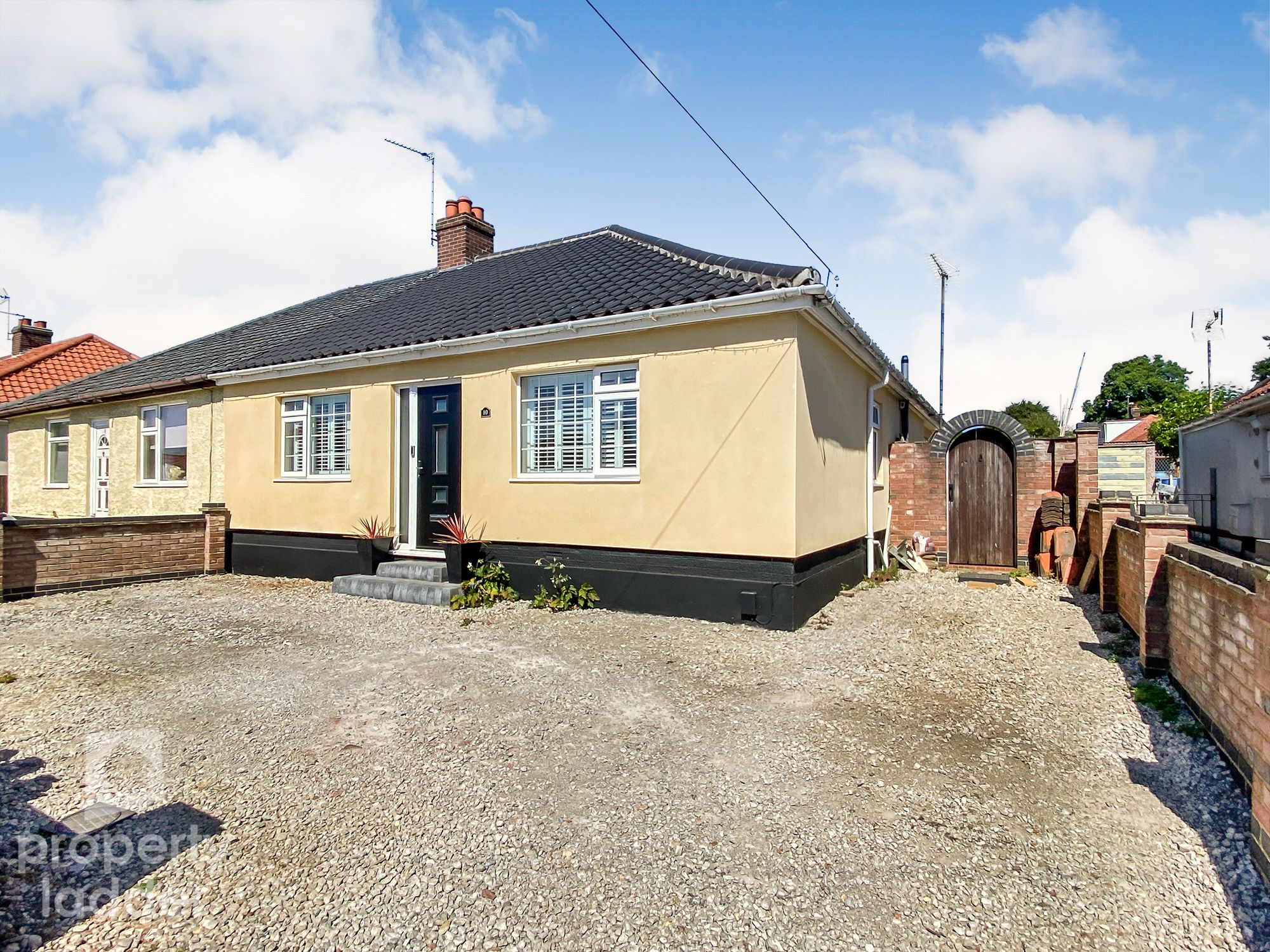 3 bed semidetached house for sale in Allens Lane, Sprowston, Norwich