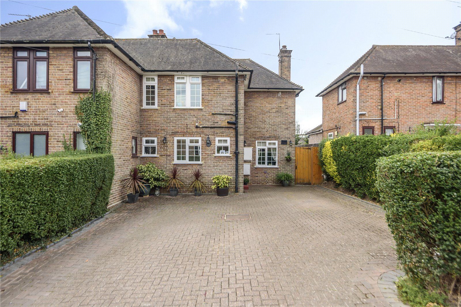 3 bed detached house for sale in Reservoir Road, Ruislip, Middlesex HA4