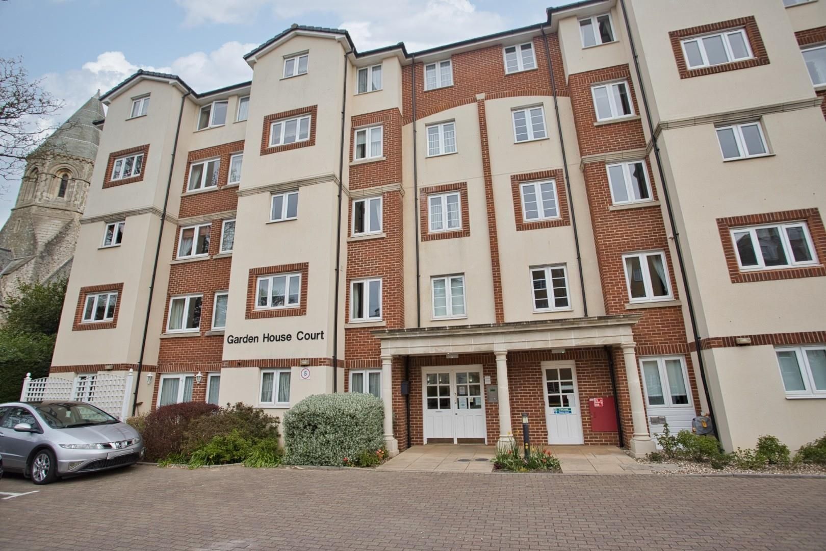 2 bed flat for sale in Sandgate Road, Folkestone CT20 Zoopla