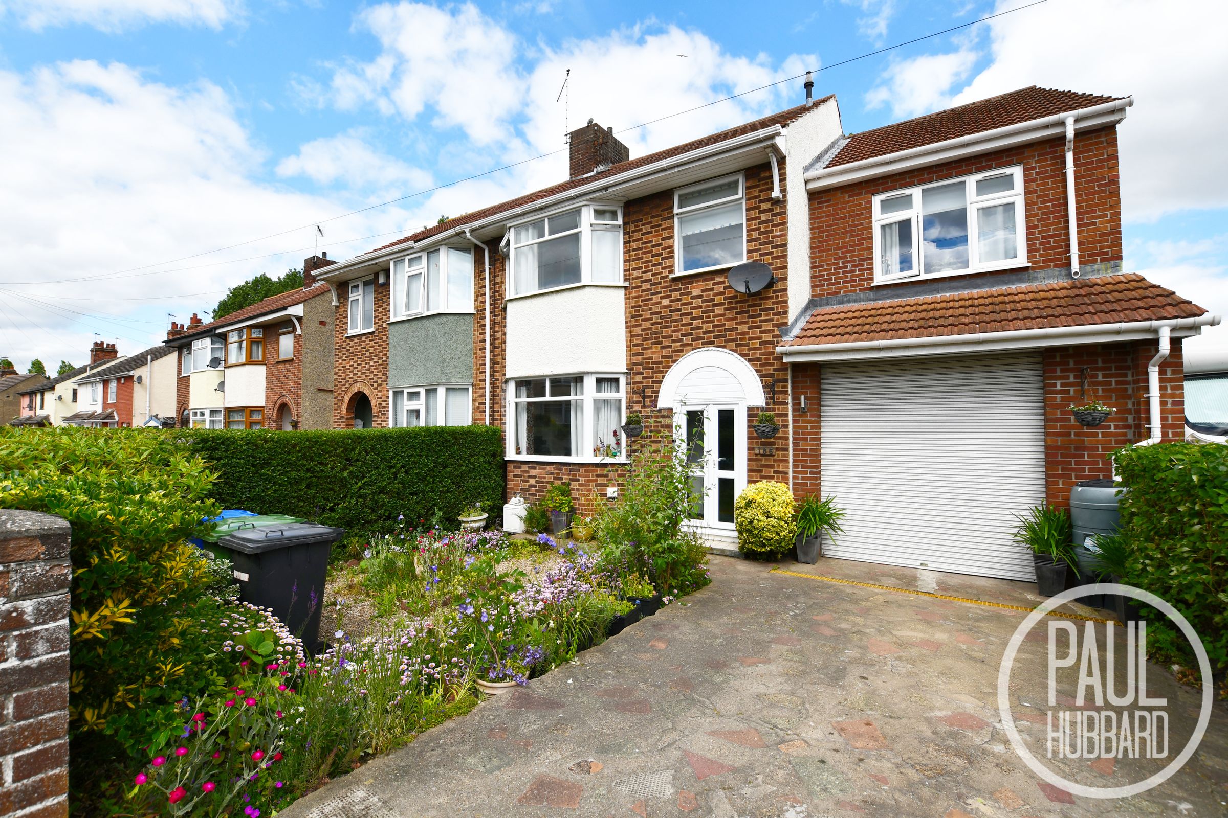 4 bed semidetached house for sale in Carlton Road, Kirkley, Suffolk