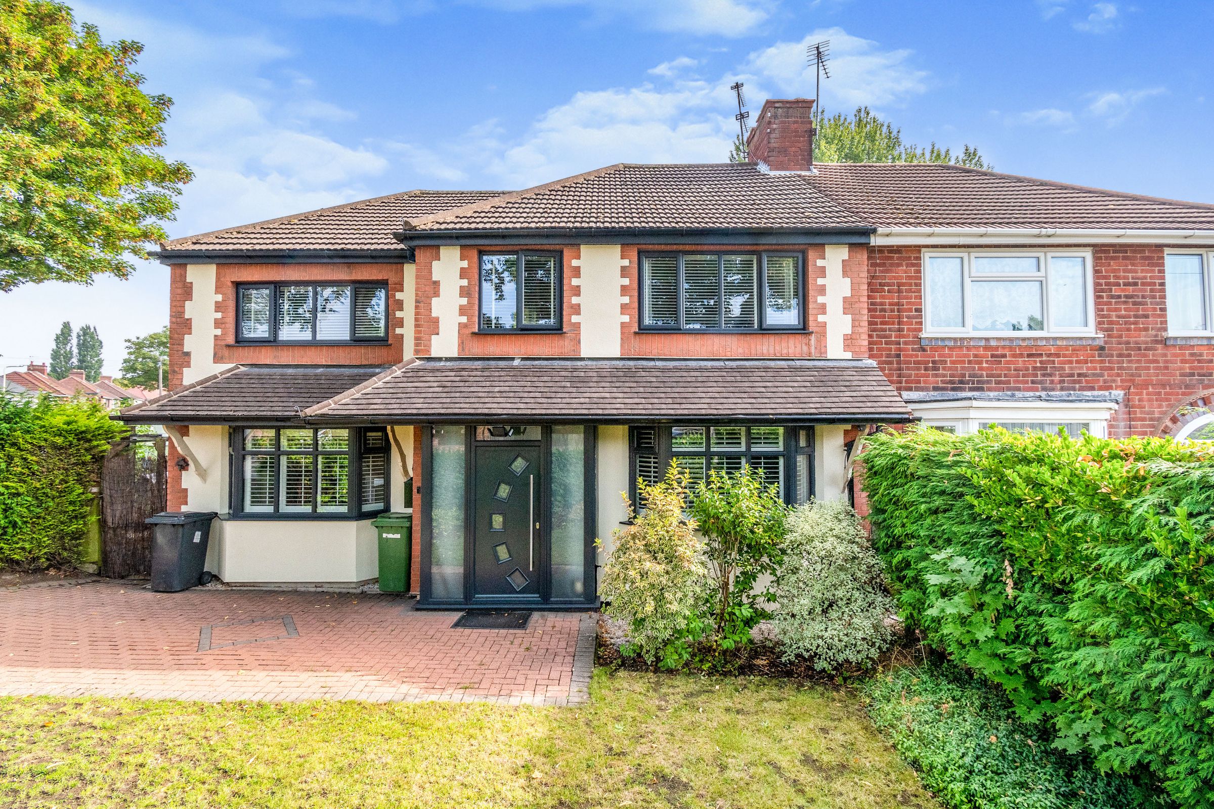 5 bed semidetached house for sale in Deyncourt Road, Wolverhampton