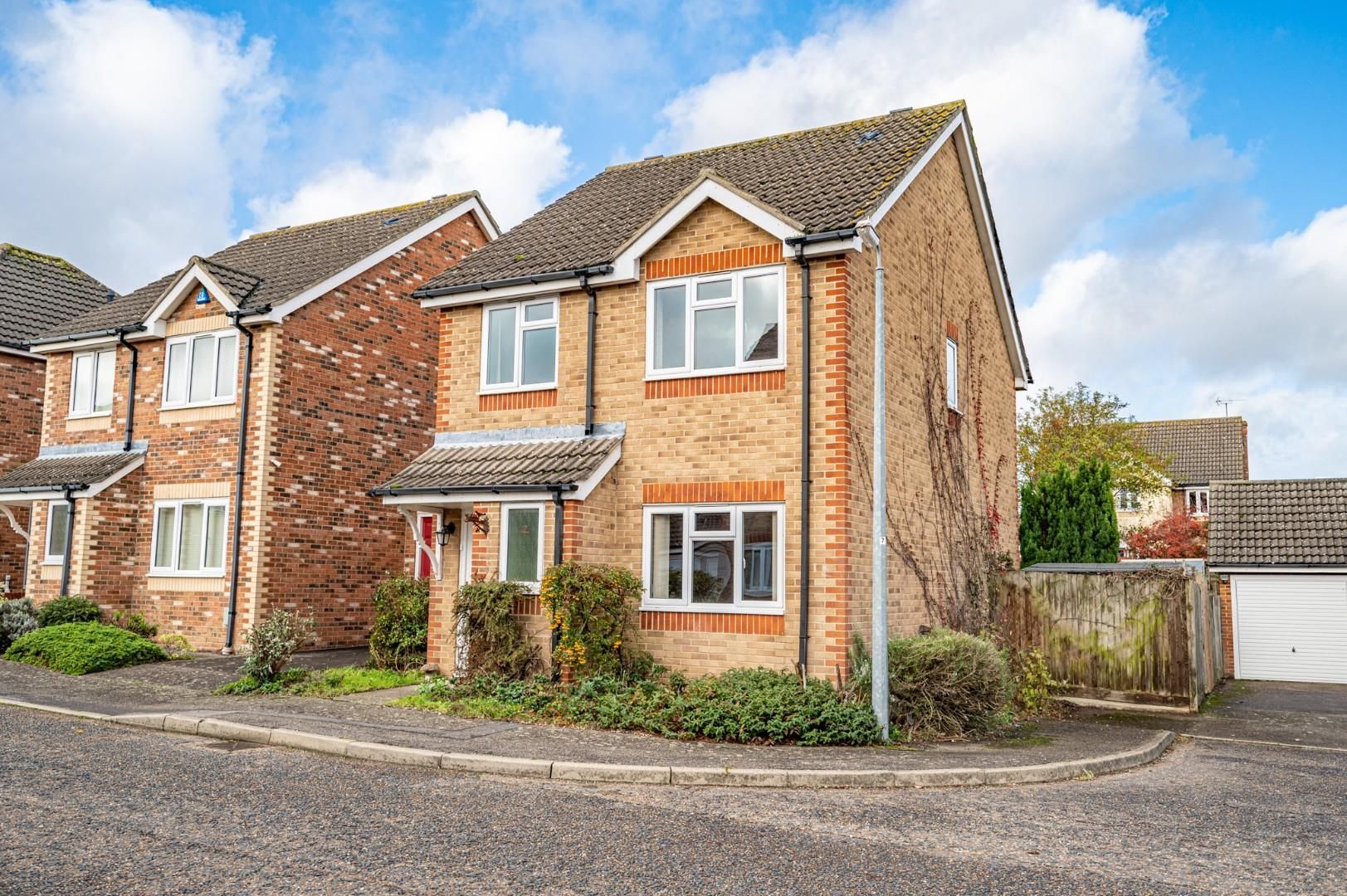 3 bed flat for sale in The Poplars, Dunmow CM6 Zoopla