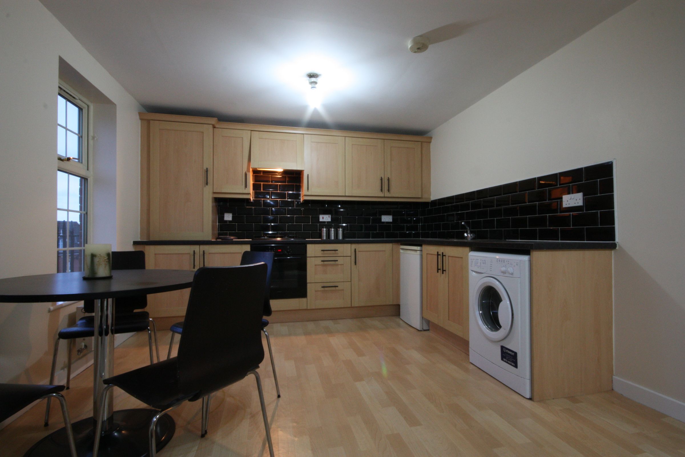 2 bed flat to rent in Vienna Court, Churwell, Morley, Leeds LS27 Zoopla