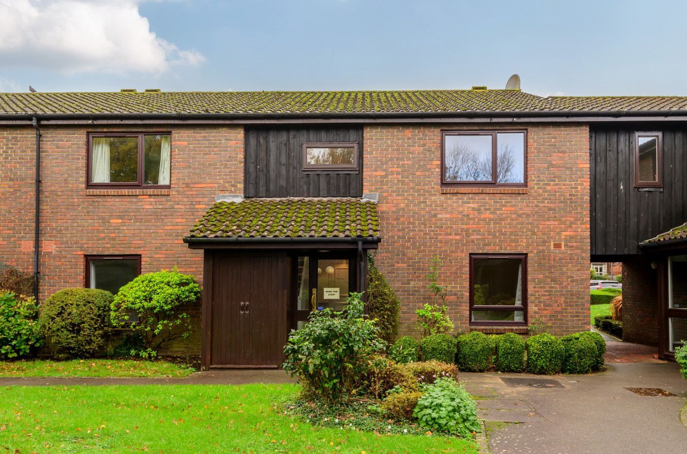 1 bed flat for sale in Loxford Court, Elmbridge Village, Cranleigh