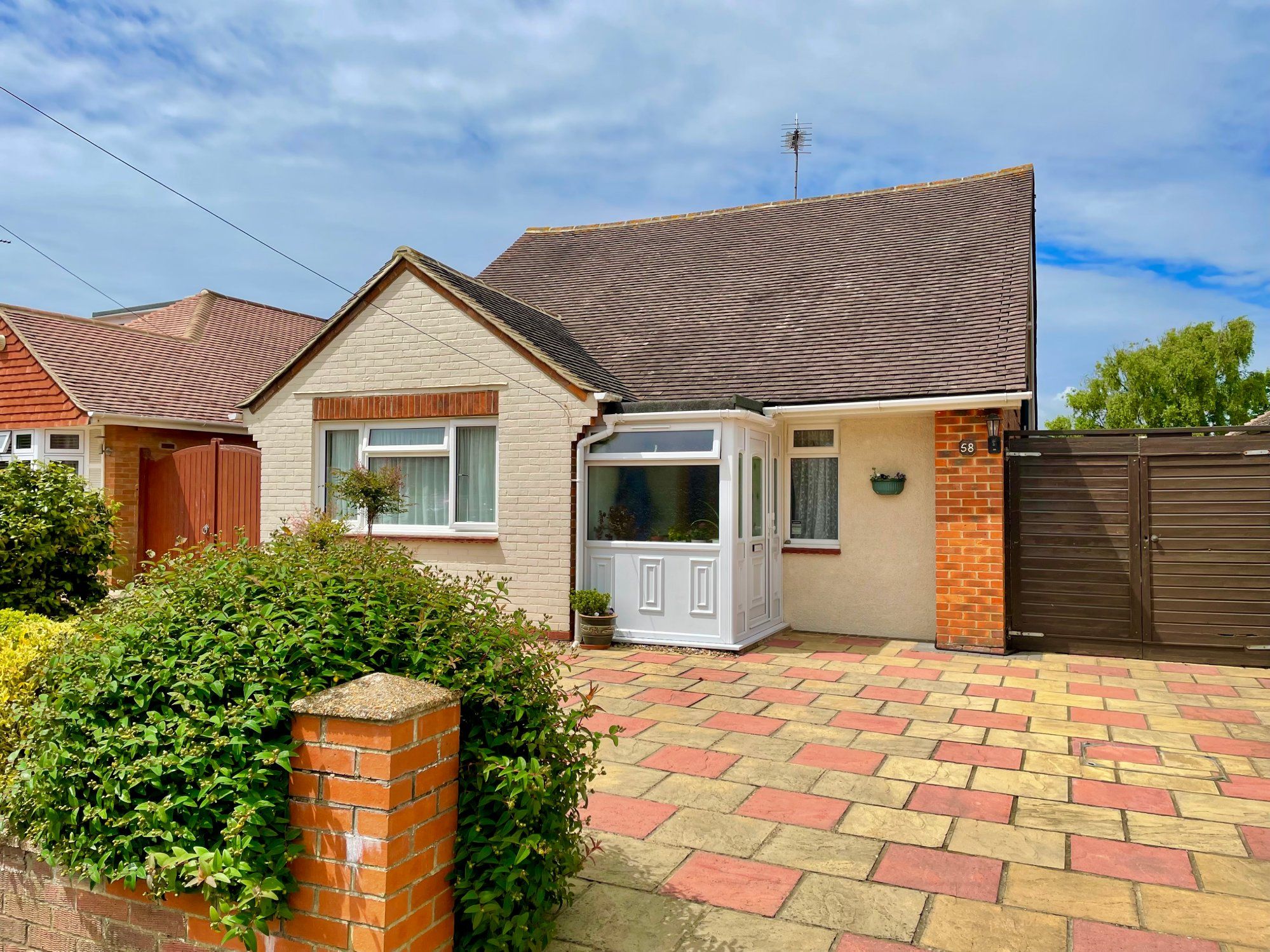 3 bed detached bungalow for sale in Fircroft Crescent, Rustington, West
