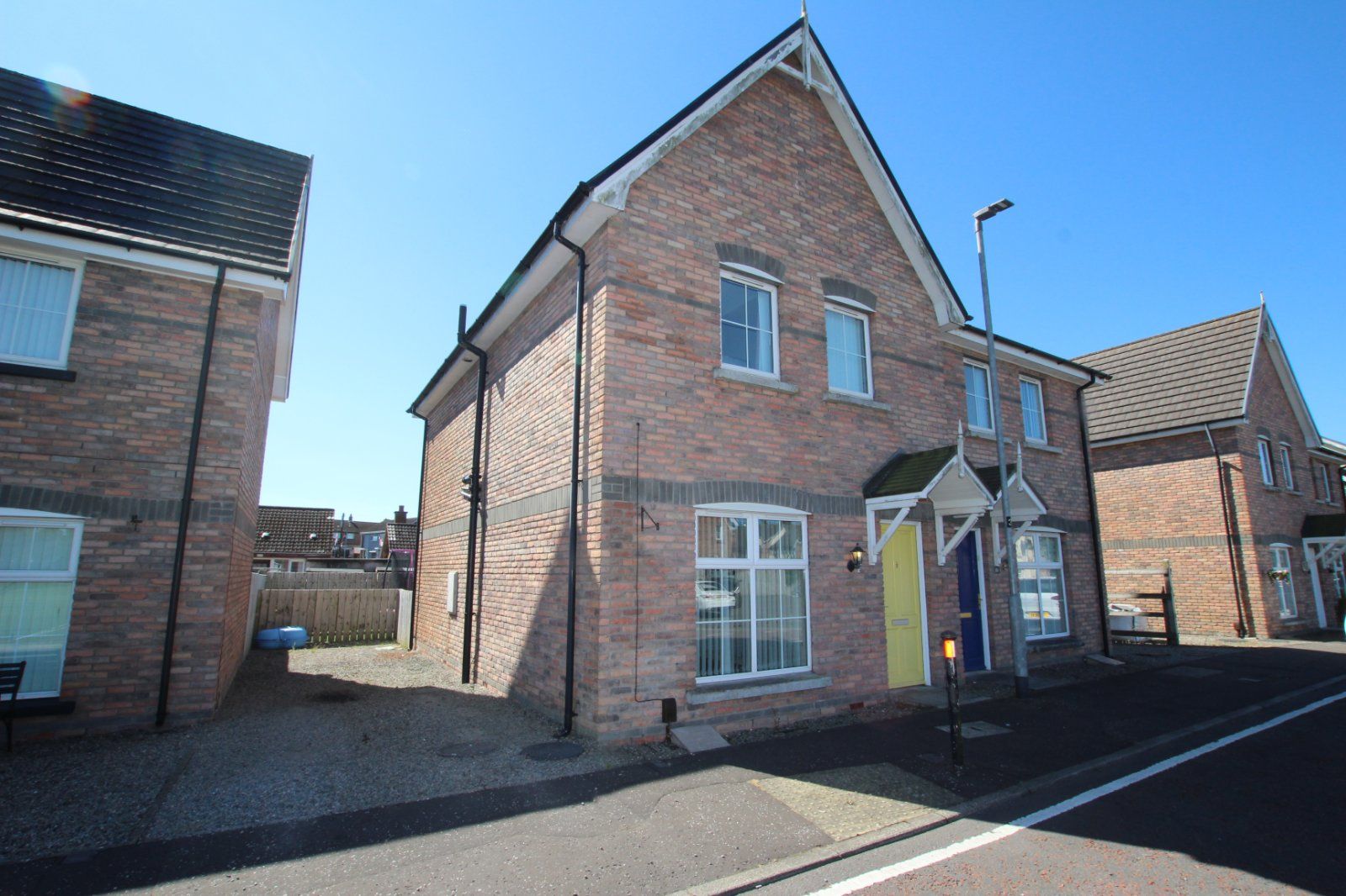 3 bed semidetached house to rent in Weavers Wood, Newtownabbey, County