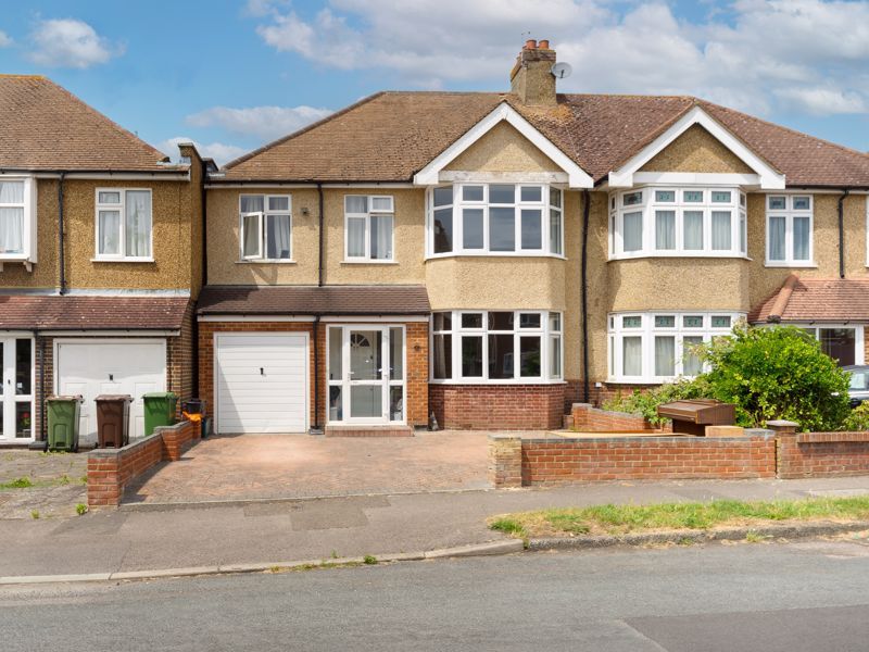 4 bed semidetached house for sale in Farm Way, Worcester Park KT4 Zoopla