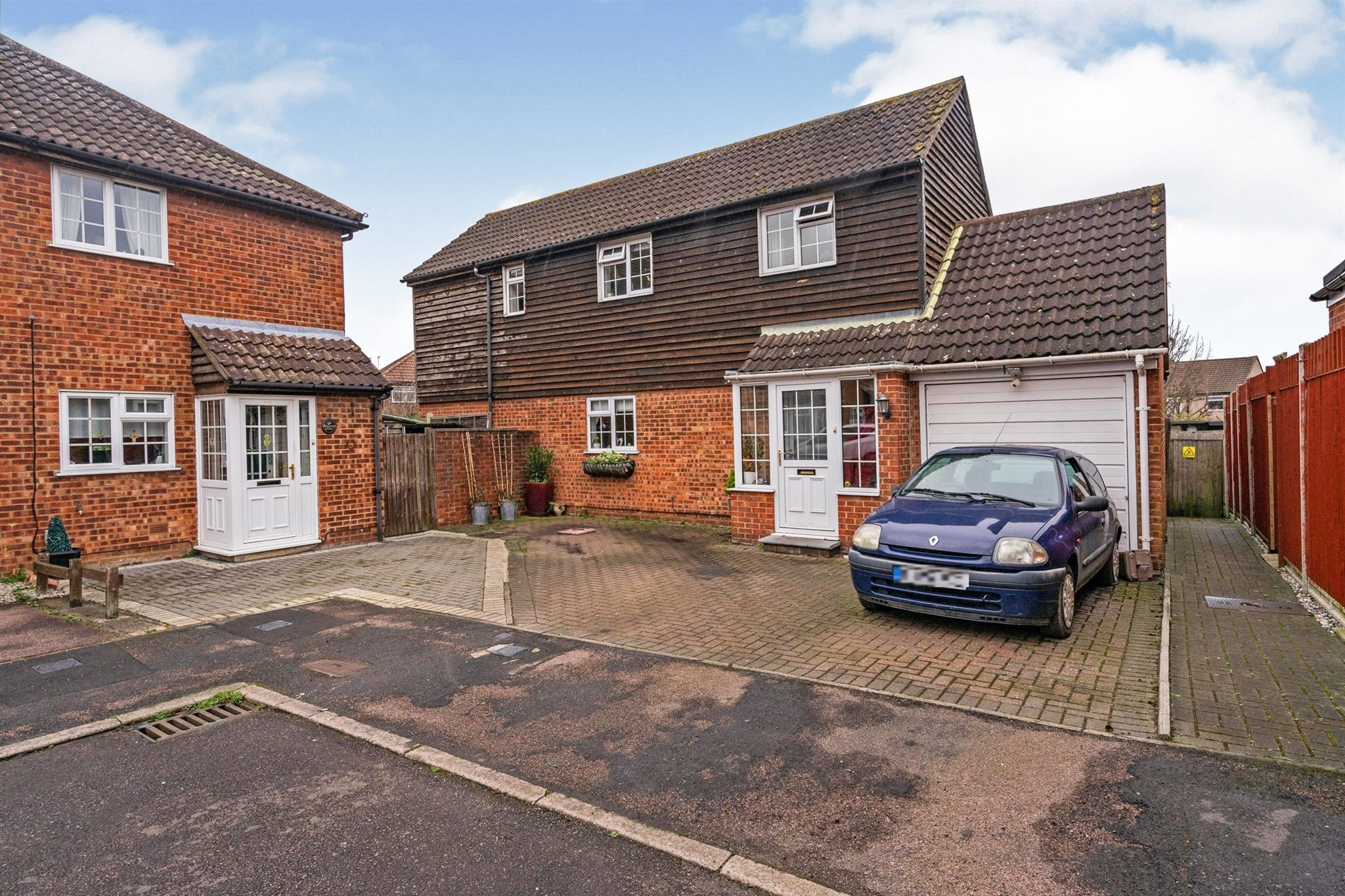 3 bed detached house for sale in Niagara Close, Cheshunt, Waltham Cross EN8 Zoopla