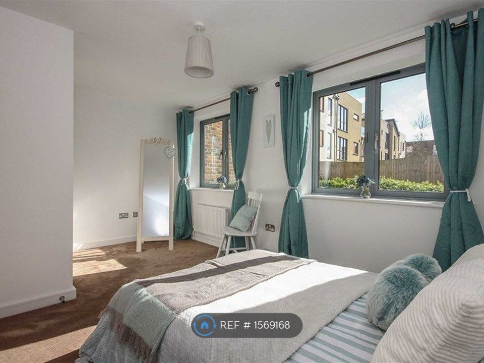 2 bed flat to rent in The Waterfront, Hertford SG14 Zoopla