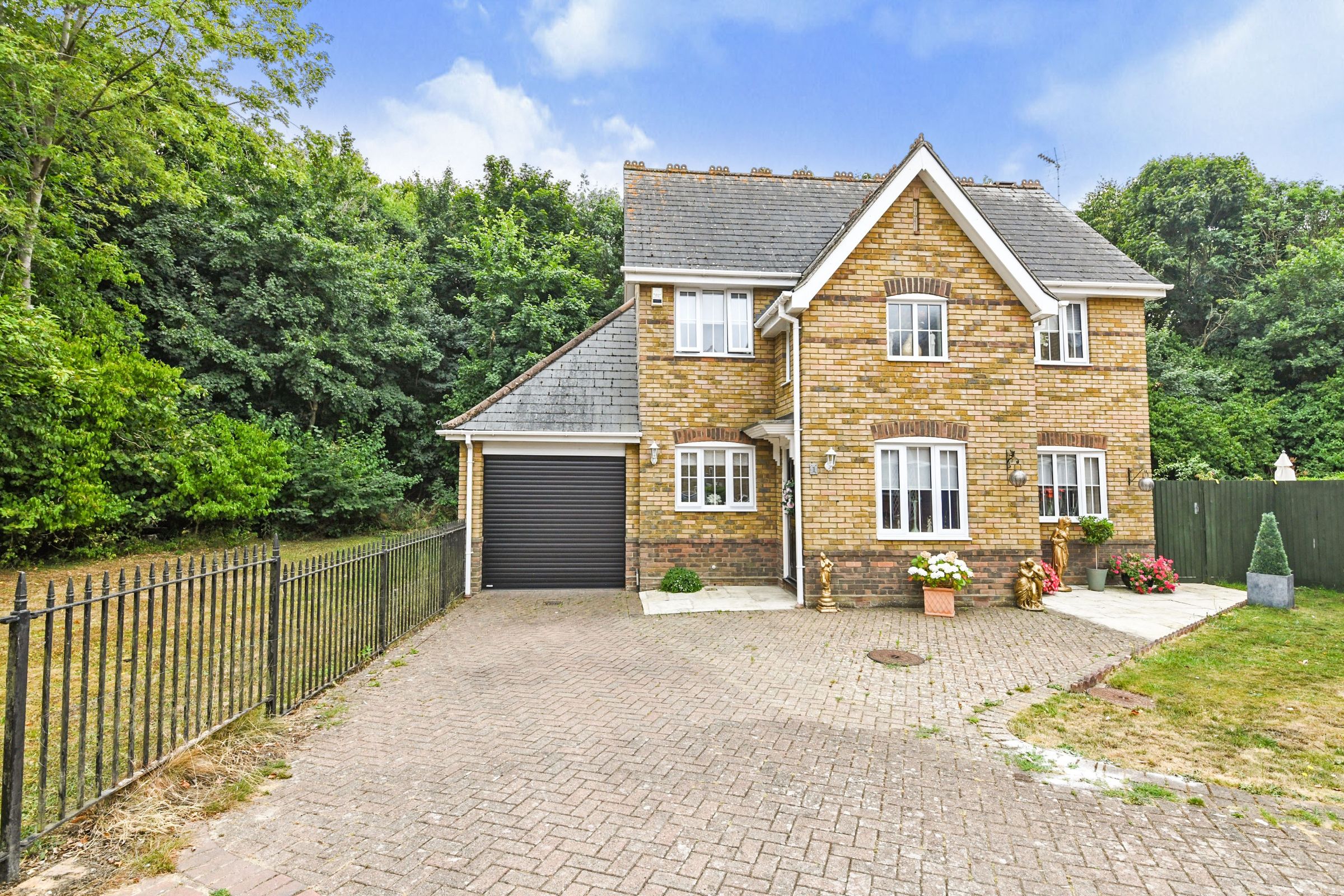 3 bed detached house for sale in Wood Way, Braintree CM77 Zoopla