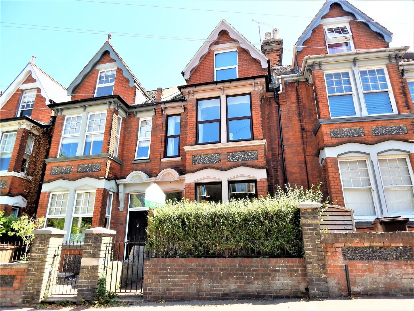 5 bed terraced house for sale in Maidstone Road, Rochester ME1 Zoopla
