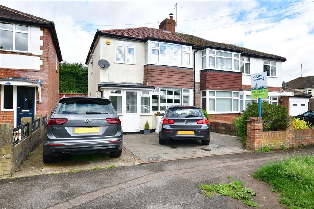 3 bed semidetached house for sale in Hamsey Green Gardens, Warlingham