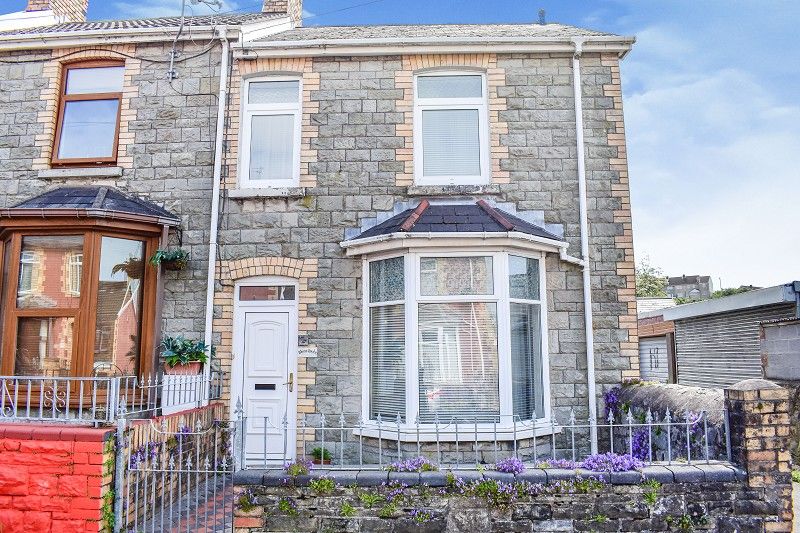 3 bed end terrace house for sale in Charles Street, Bridgend, Bridgend