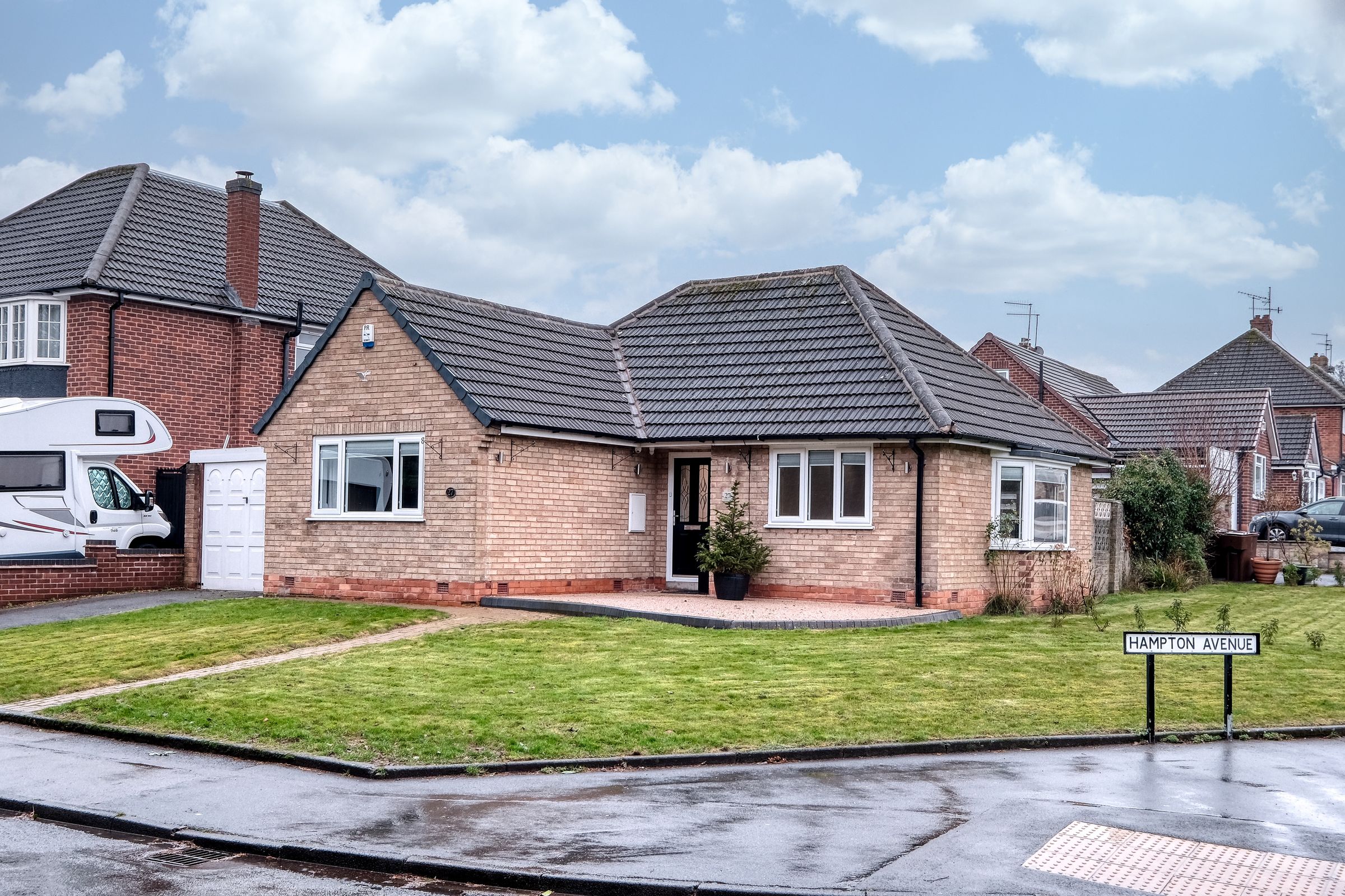 2 bed bungalow for sale in Warwick Avenue, Aston Fields, Bromsgrove B60