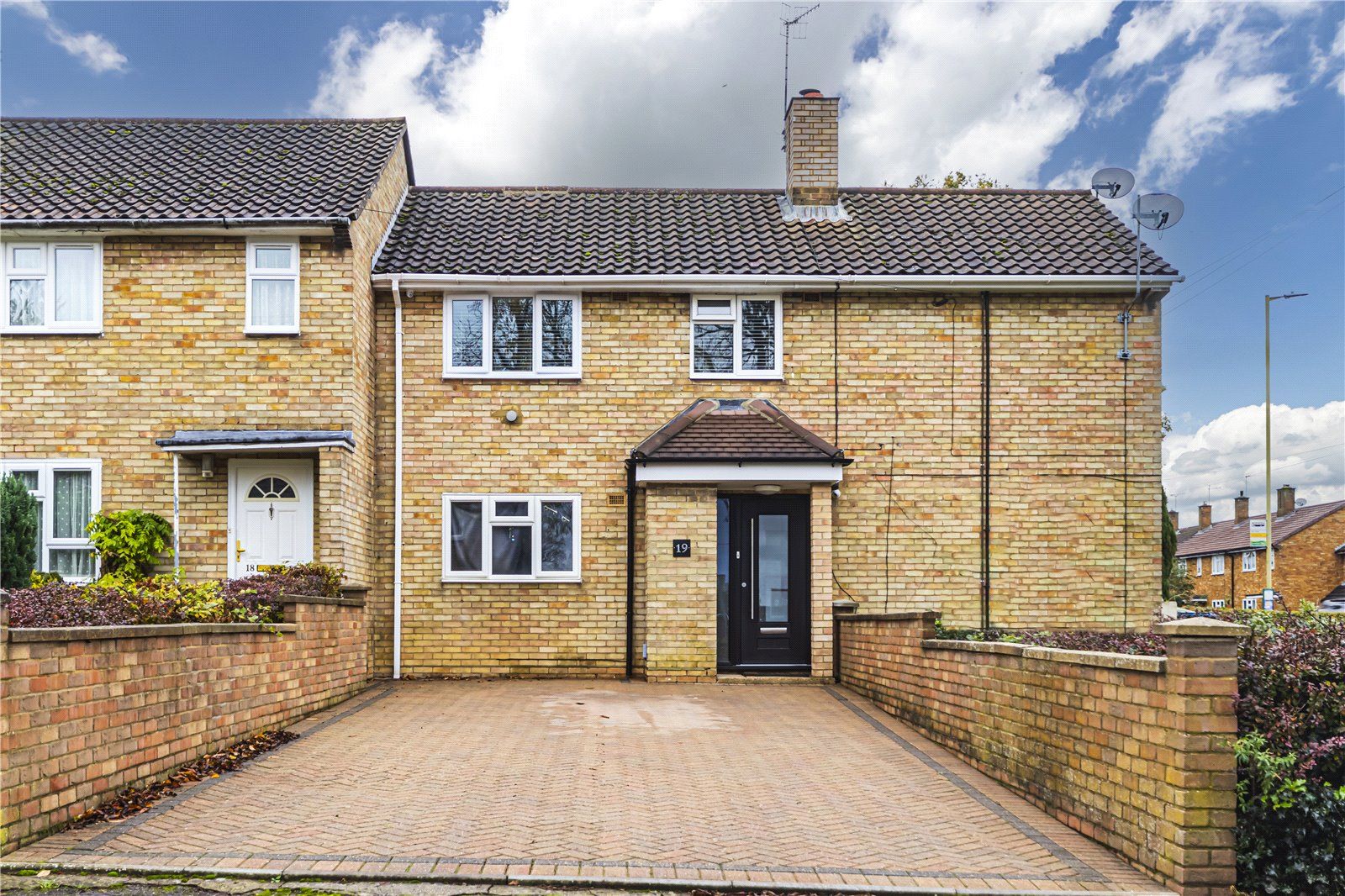 3 bed for sale in Chardins Close, Warners End, Hemel
