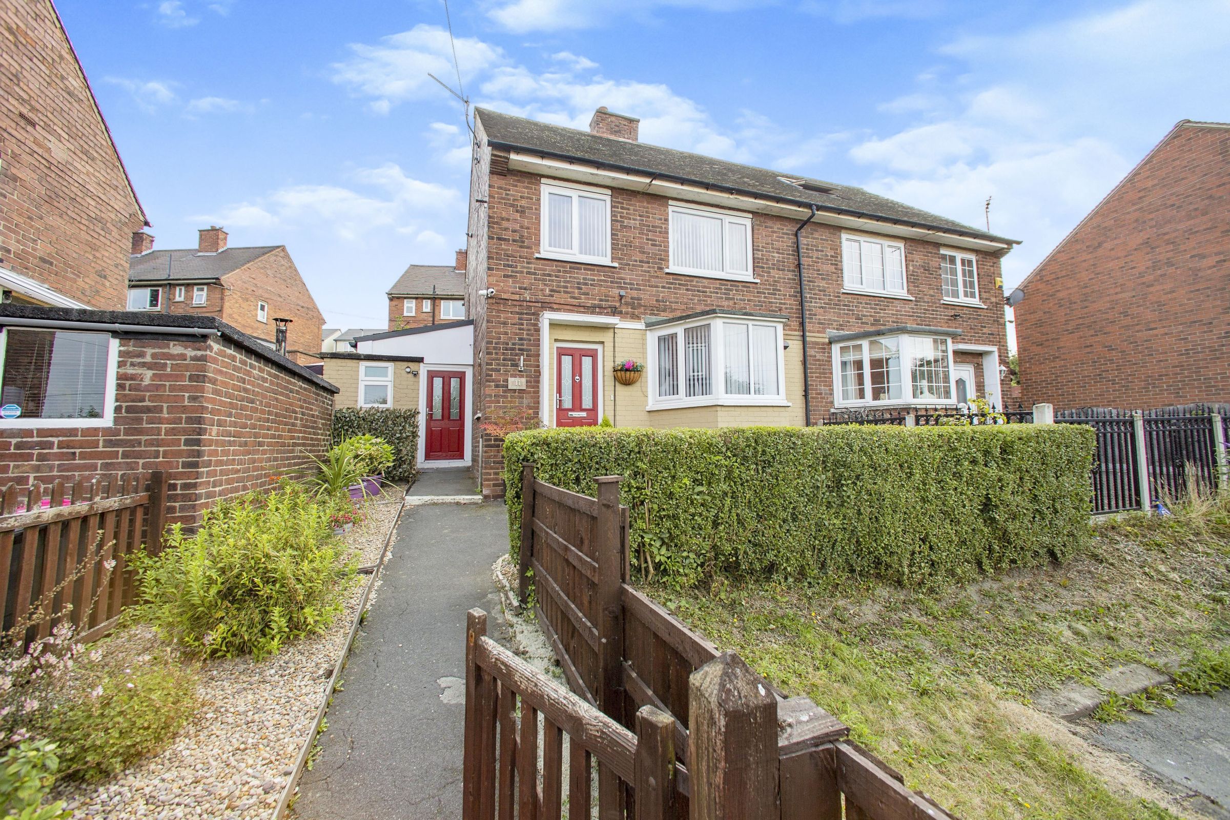 3 bed semidetached house for sale in Cawthorne Close, Herringthorpe