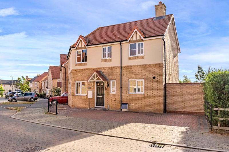 3 bed linkdetached house for sale in Rowell Way, Sawtry, Huntingdon