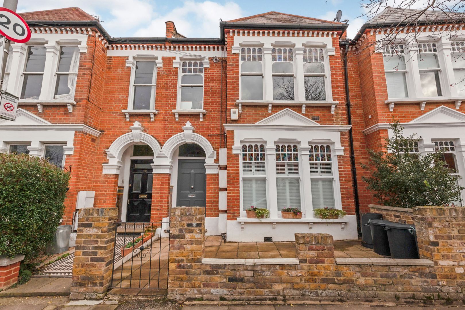 Louisville Road, Tooting Bec Heaver Estate SW17  