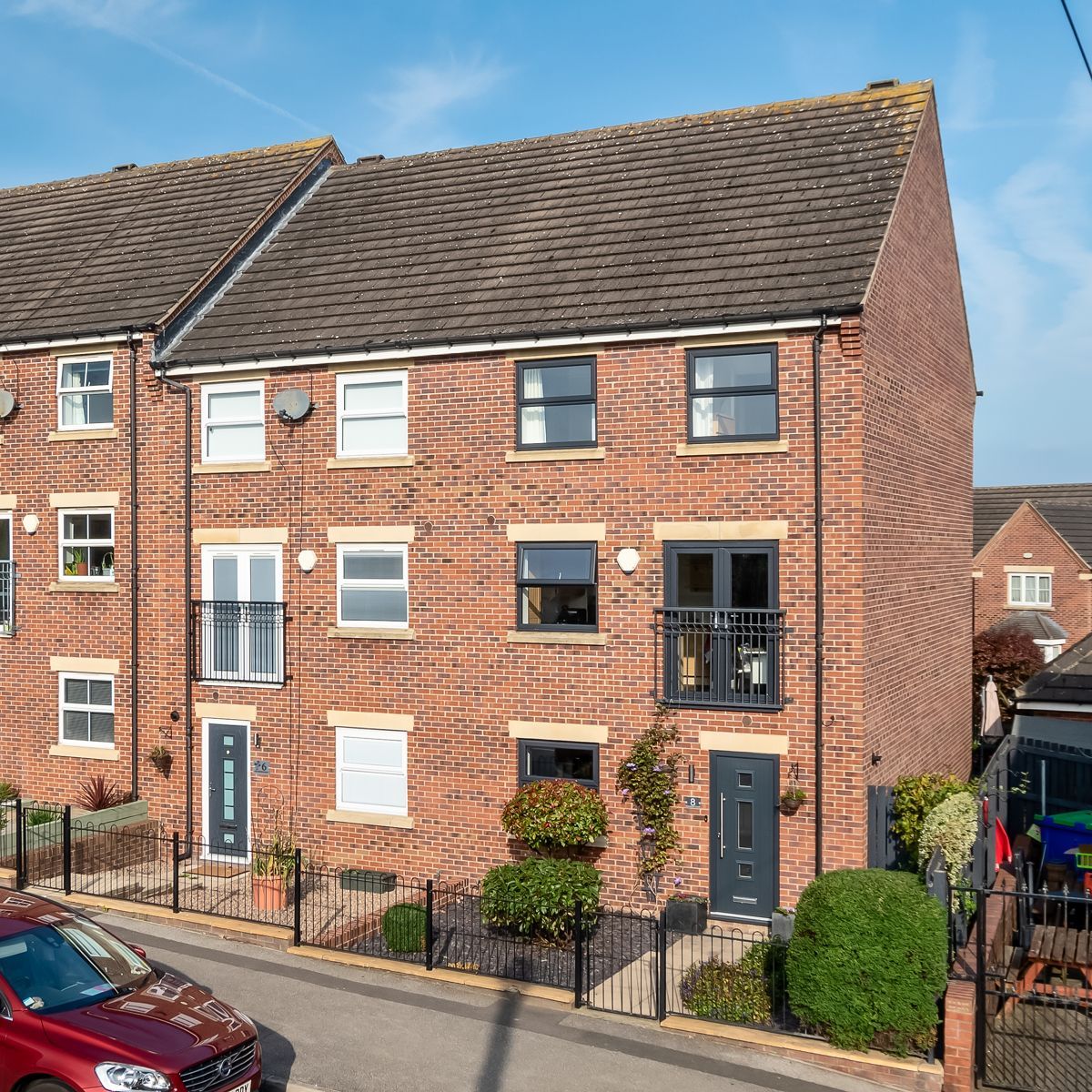 4 bed end terrace house for sale in Meadow Croft, Drighlington