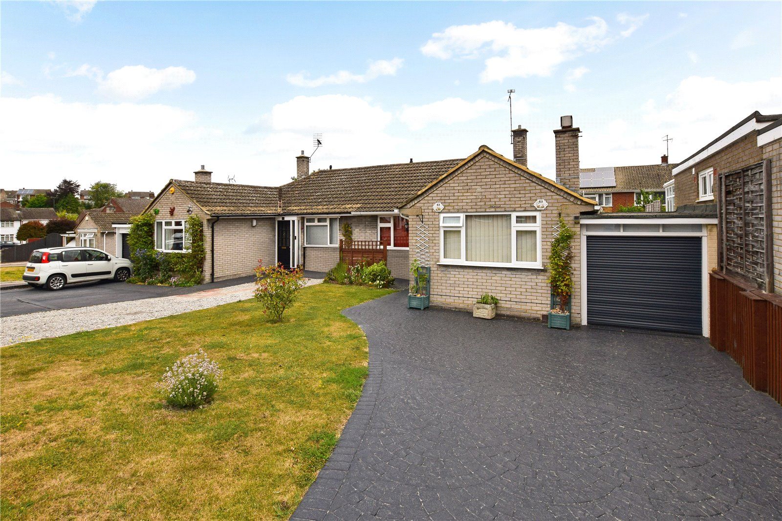 3 bed bungalow for sale in Borrowdale Avenue, Dunstable, Bedfordshire