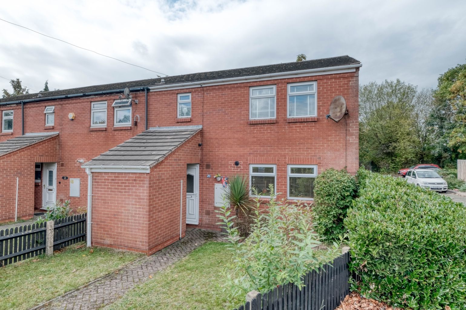 3 bed end terrace house for sale in Evesham Road, Headless Cross