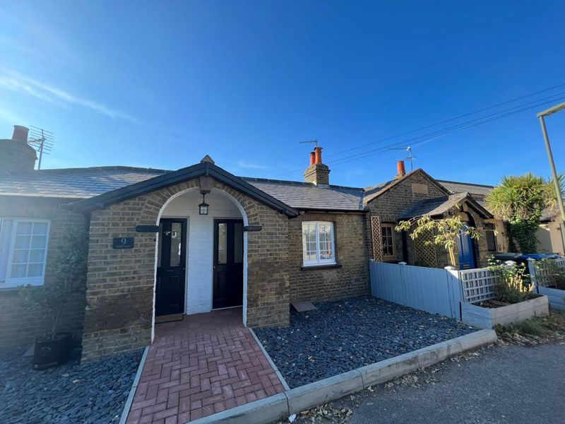 1 bed bungalow to rent in Band Lane, Egham TW20 Zoopla