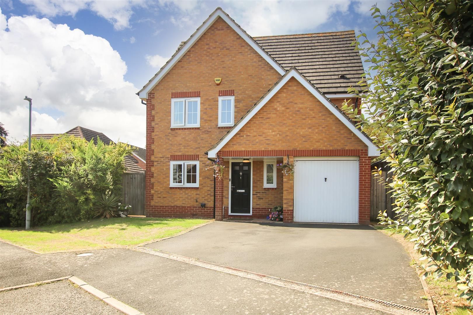 4 bed detached house for sale in Warren Close, Stone, Aylesbury HP17