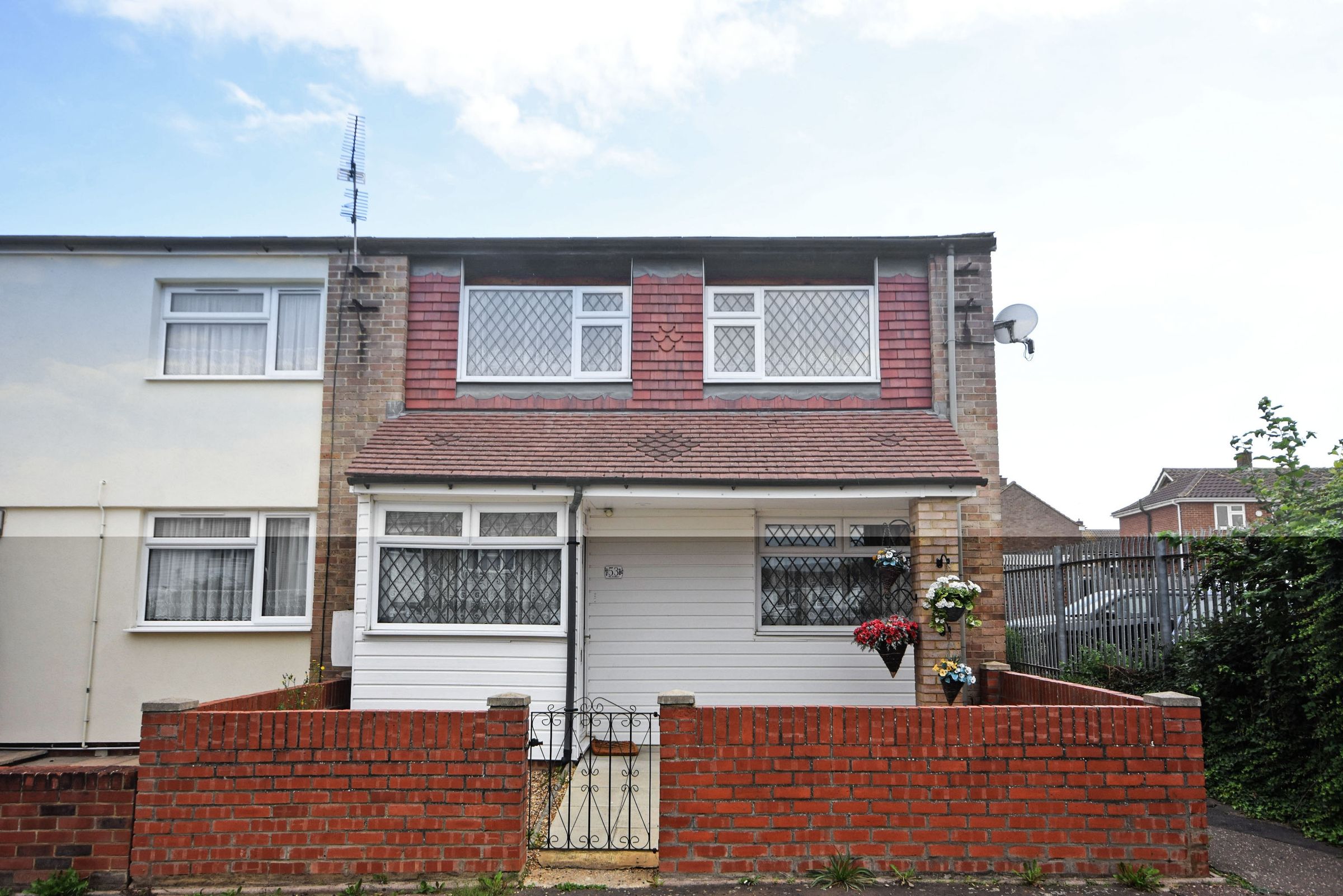 3 bed end terrace house for sale in The Willows, Basildon SS13 Zoopla