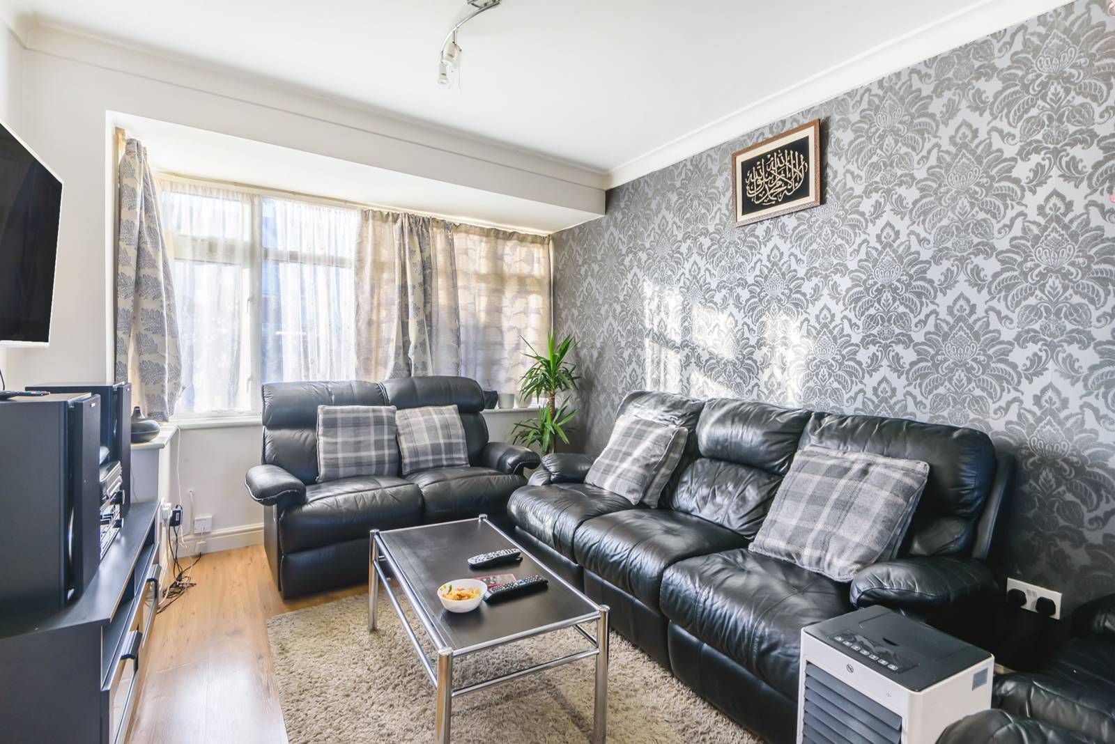 3 bed property for sale in Aldridge Avenue, Stanmore HA7 Zoopla