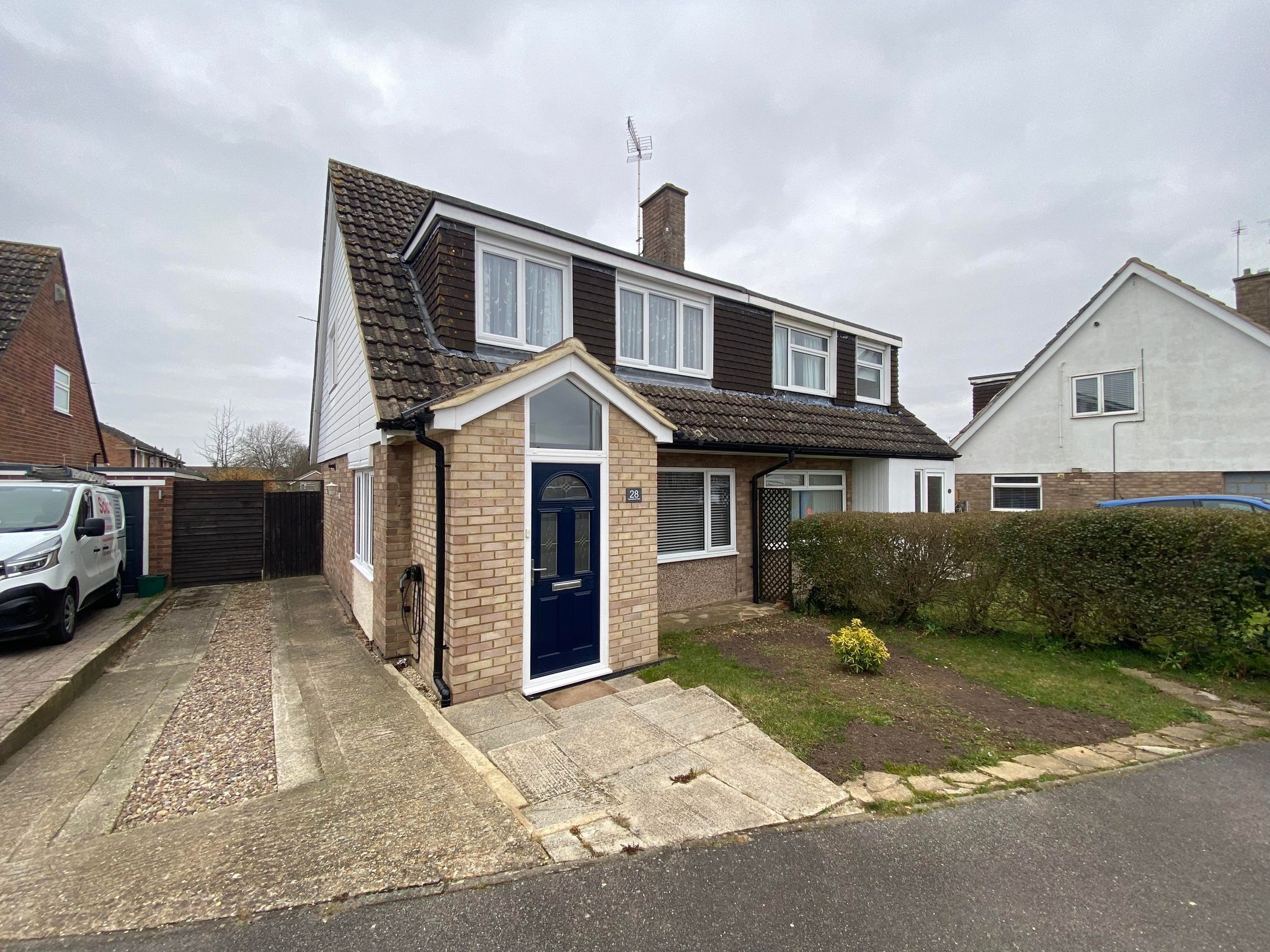 3 bed semidetached house to rent in Paynesdown Road, Thatcham RG19