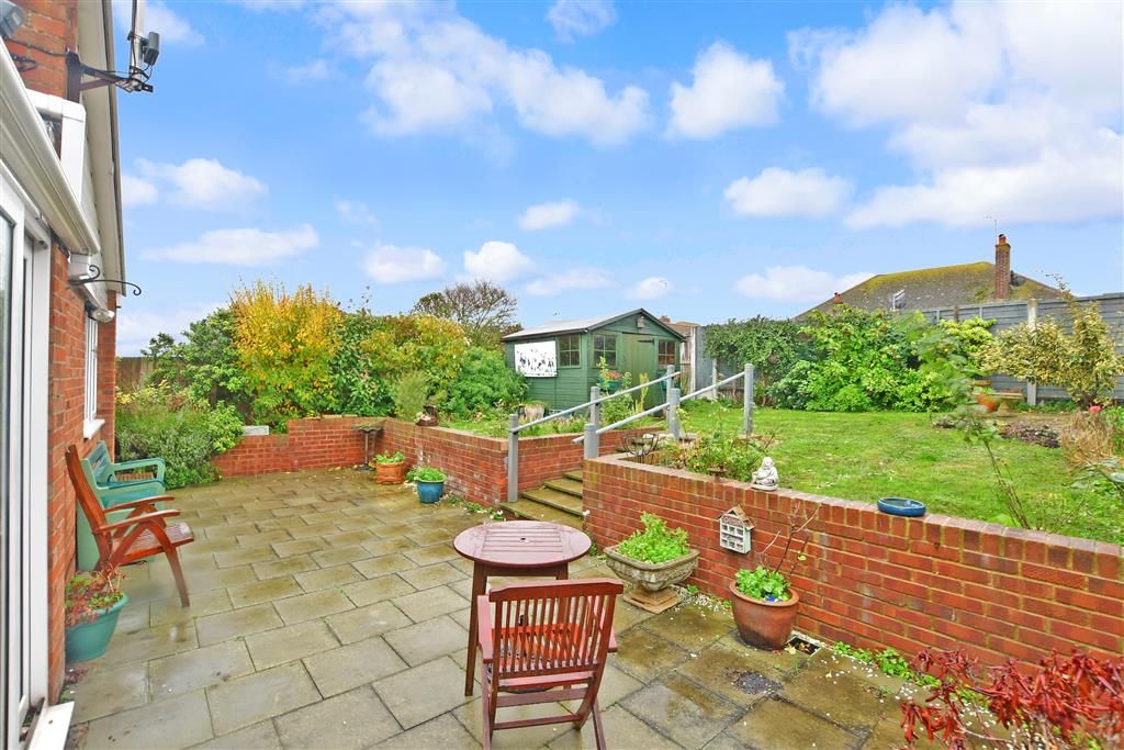 3 bed detached bungalow for sale in Sandhurst Road, Cliftonville