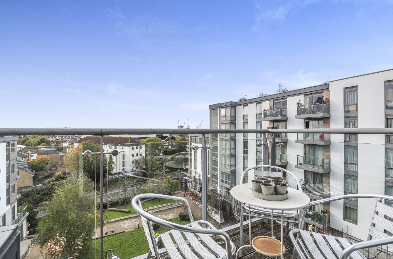 1 bed flat for sale in Jantzen House, Ealing Road, Brentford TW8 Zoopla