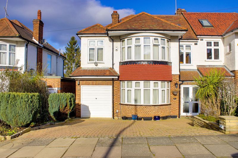 5 bed property for sale in Prince Avenue, London N14 Zoopla