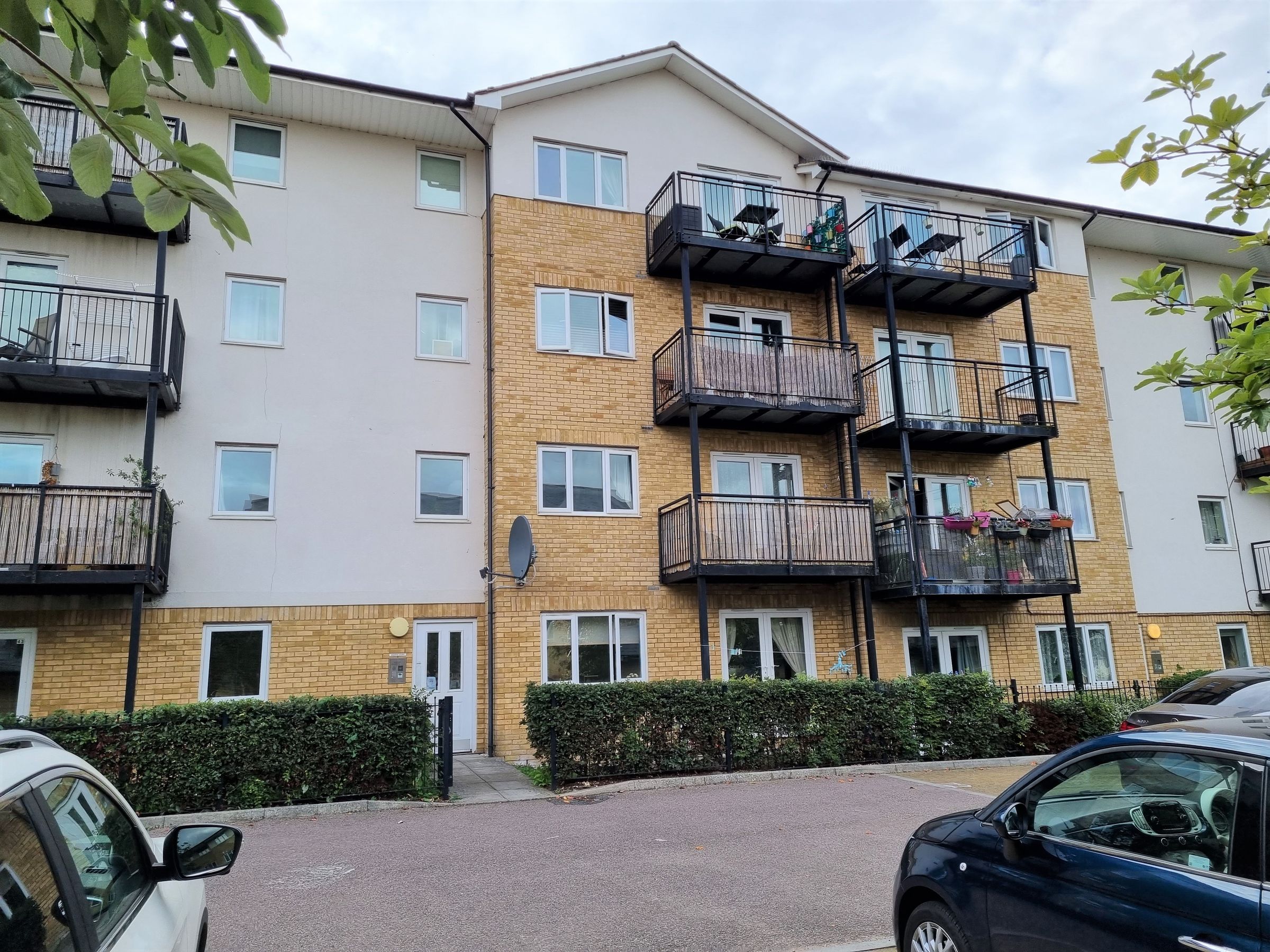 2 bed flat to rent in Cooks Way, Hitchin SG4 Zoopla