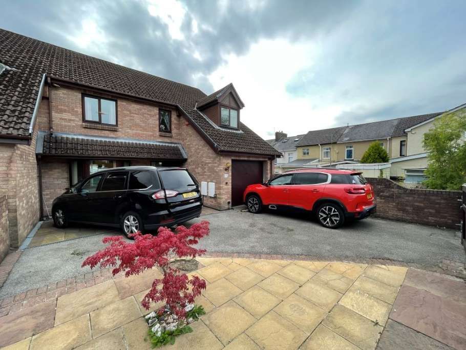 3 bed semidetached house for sale in Channel View, Newport NP11 Zoopla