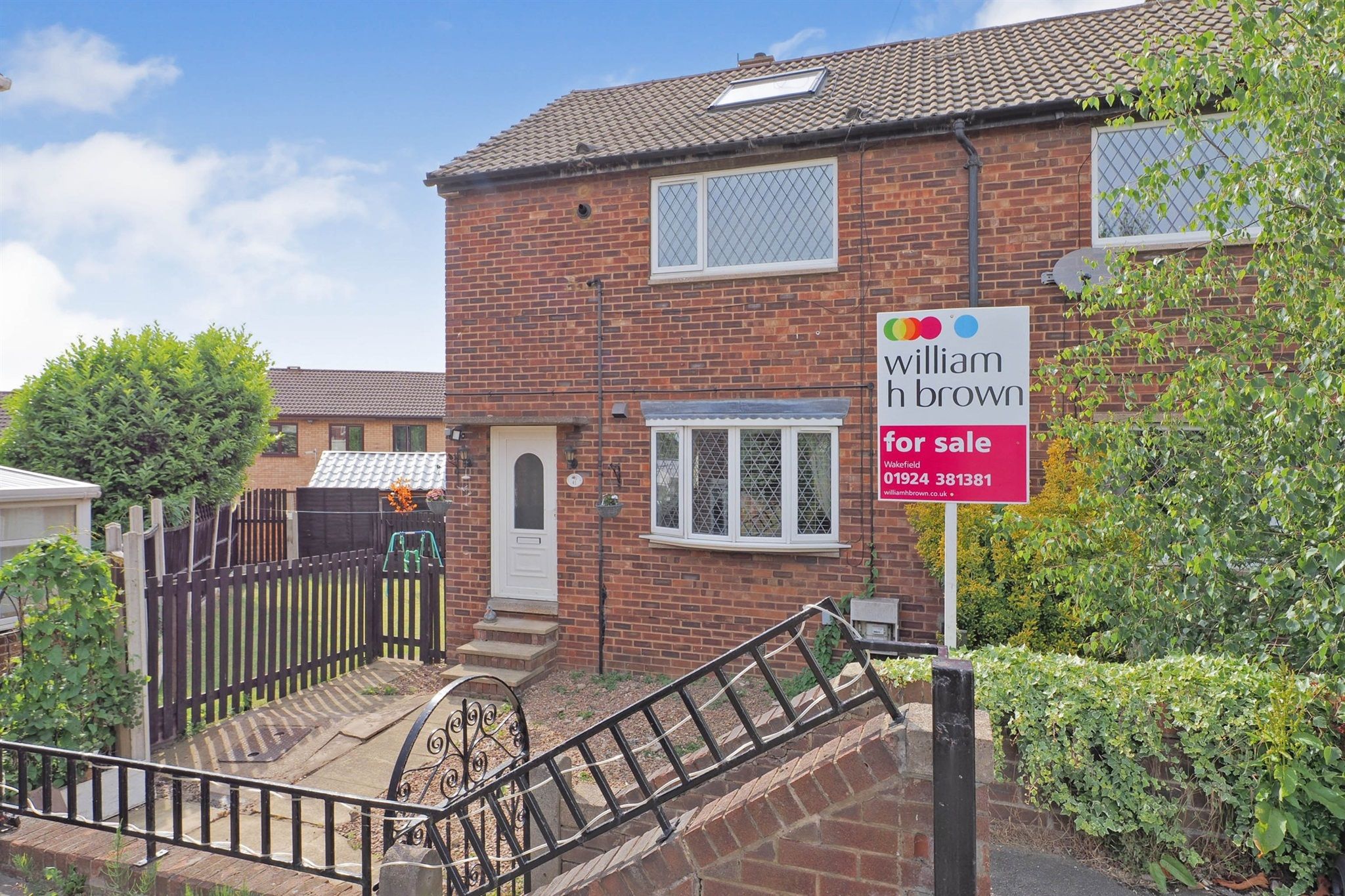 3 bed semidetached house for sale in Highfield Drive, Alverthorpe