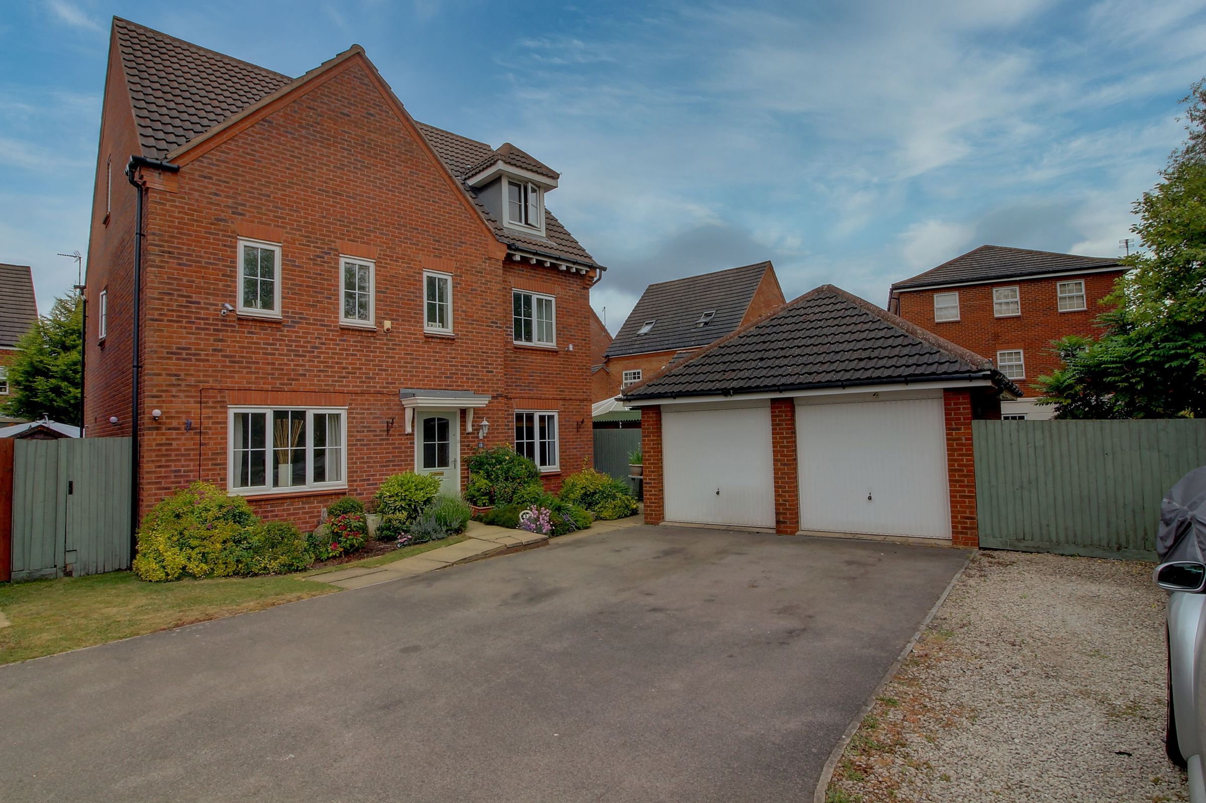 6 bed detached house for sale in Lockside Close, Glen Parva, Leicester LE2 Zoopla