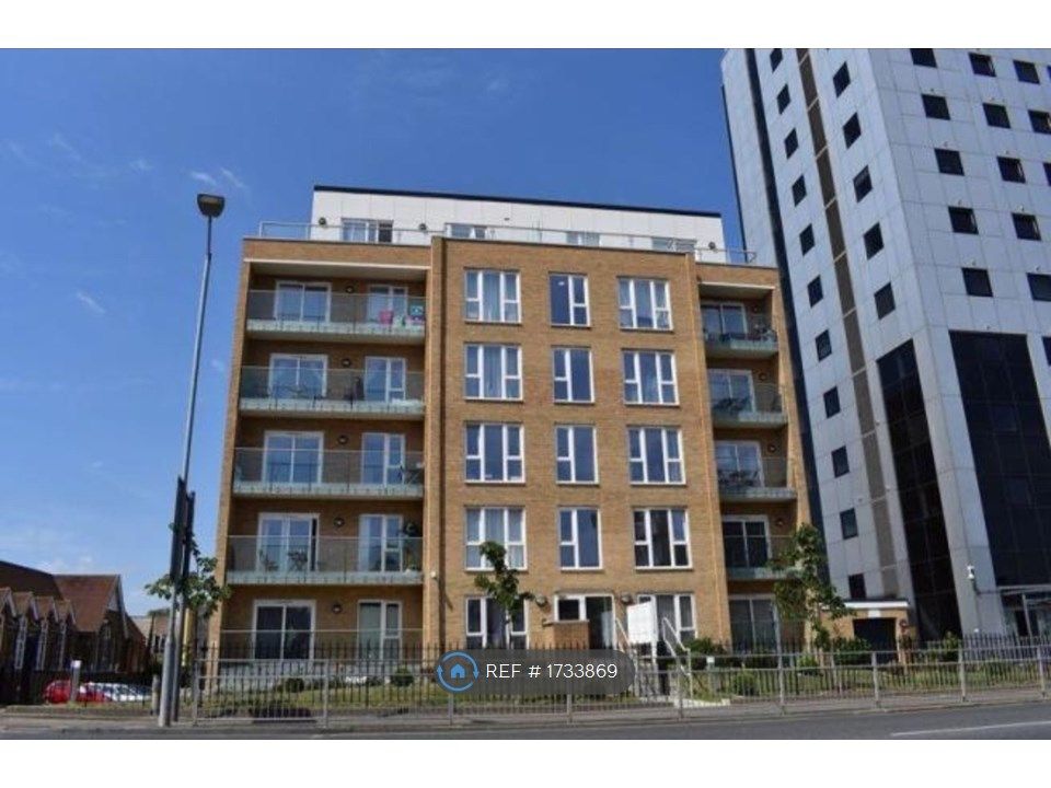 2 bed flat to rent in Highbanks, SouthendOnSea SS1 Zoopla