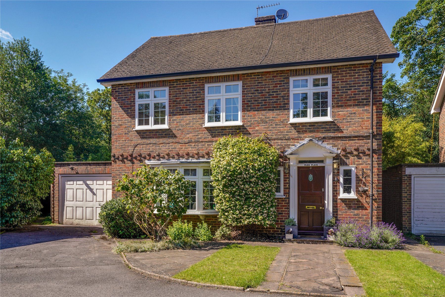 Woodland Close Weybridge Surrey KT13  