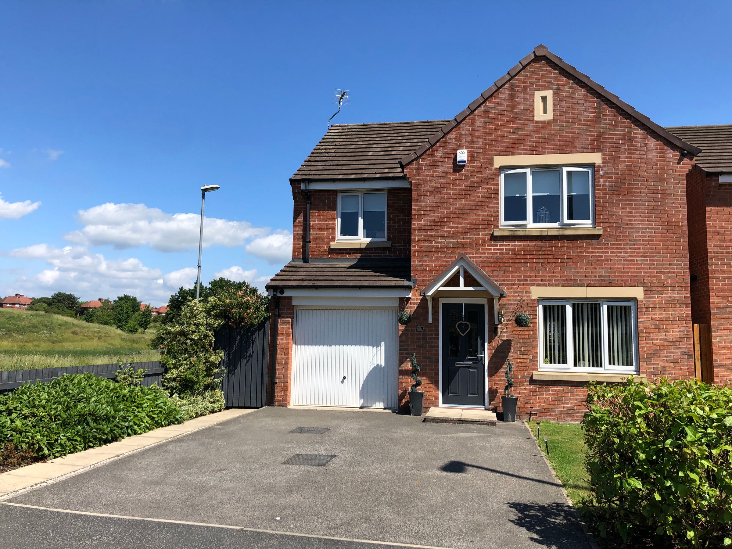 4 bed detached house for sale in Chestnut Grove, Whitwood, Castleford